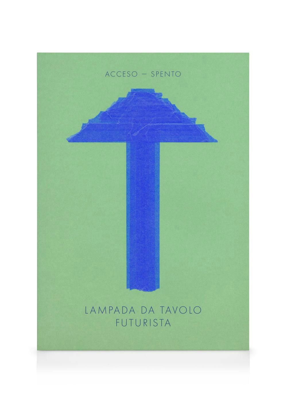 Futuristisk bordslampa med blå T-formad figur på grön bakgrund, italiensk text och kornig textur.