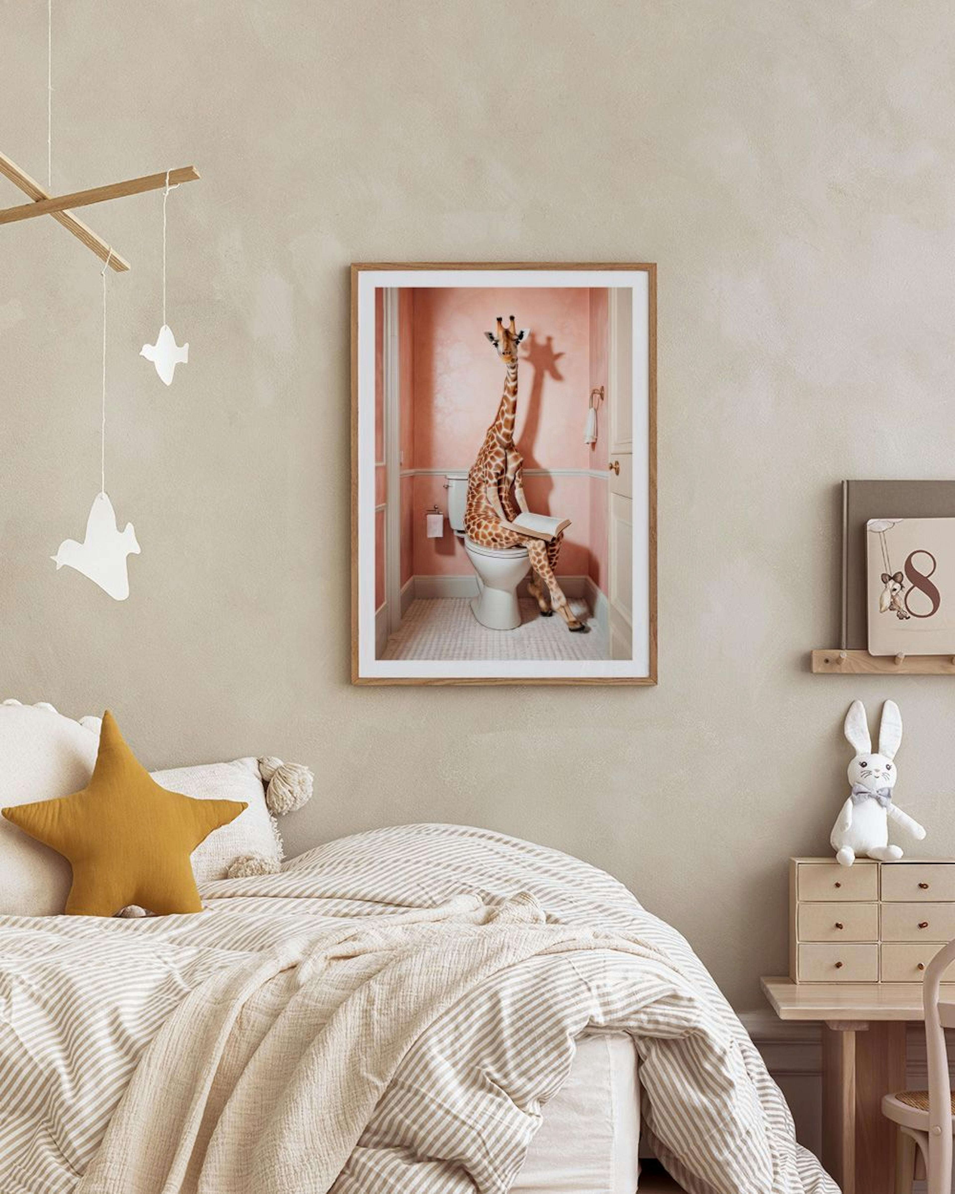 Giraffe Sitting on the Toilet Plakat