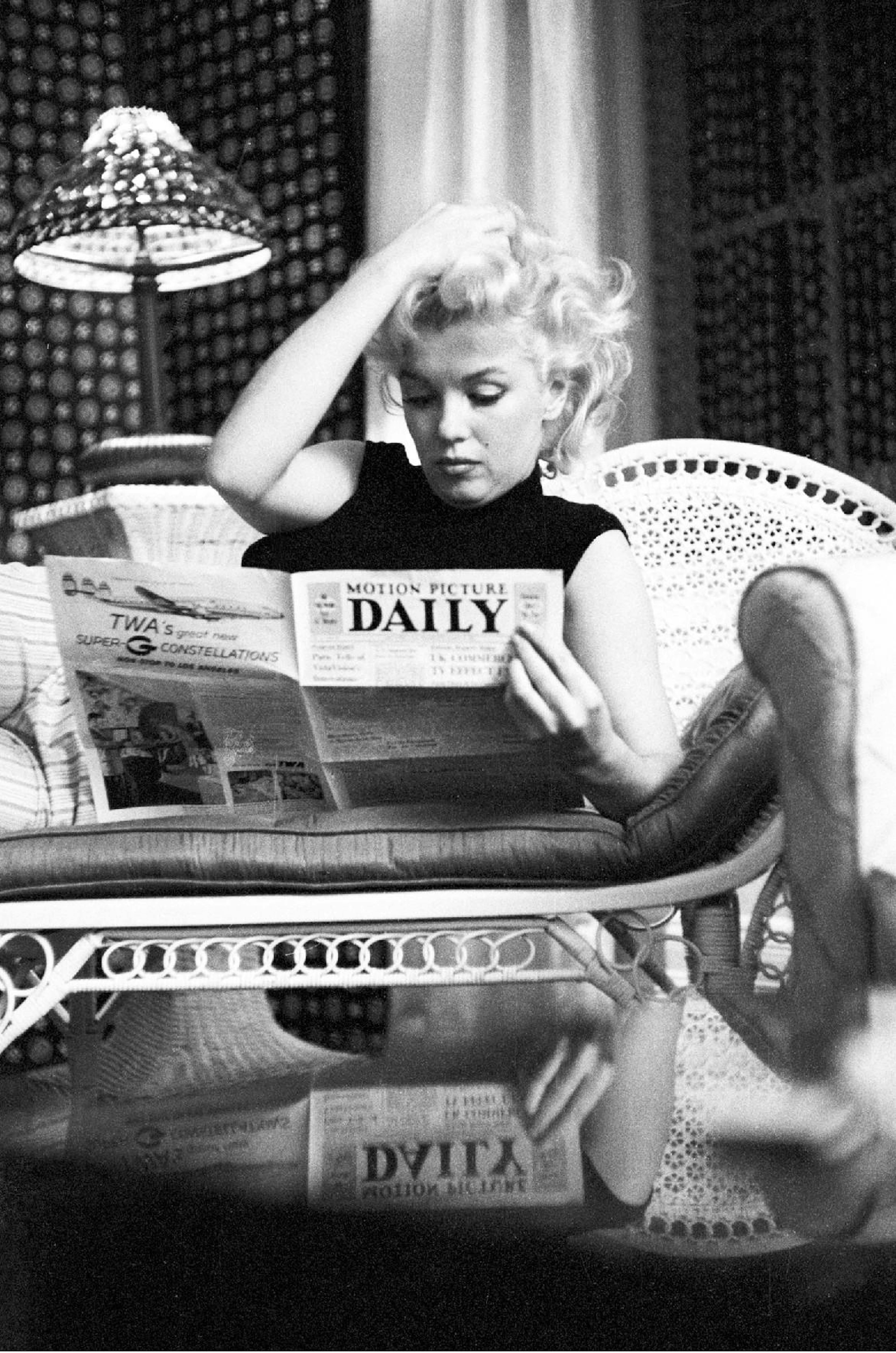 Marilyn Monroe Reading Affiche