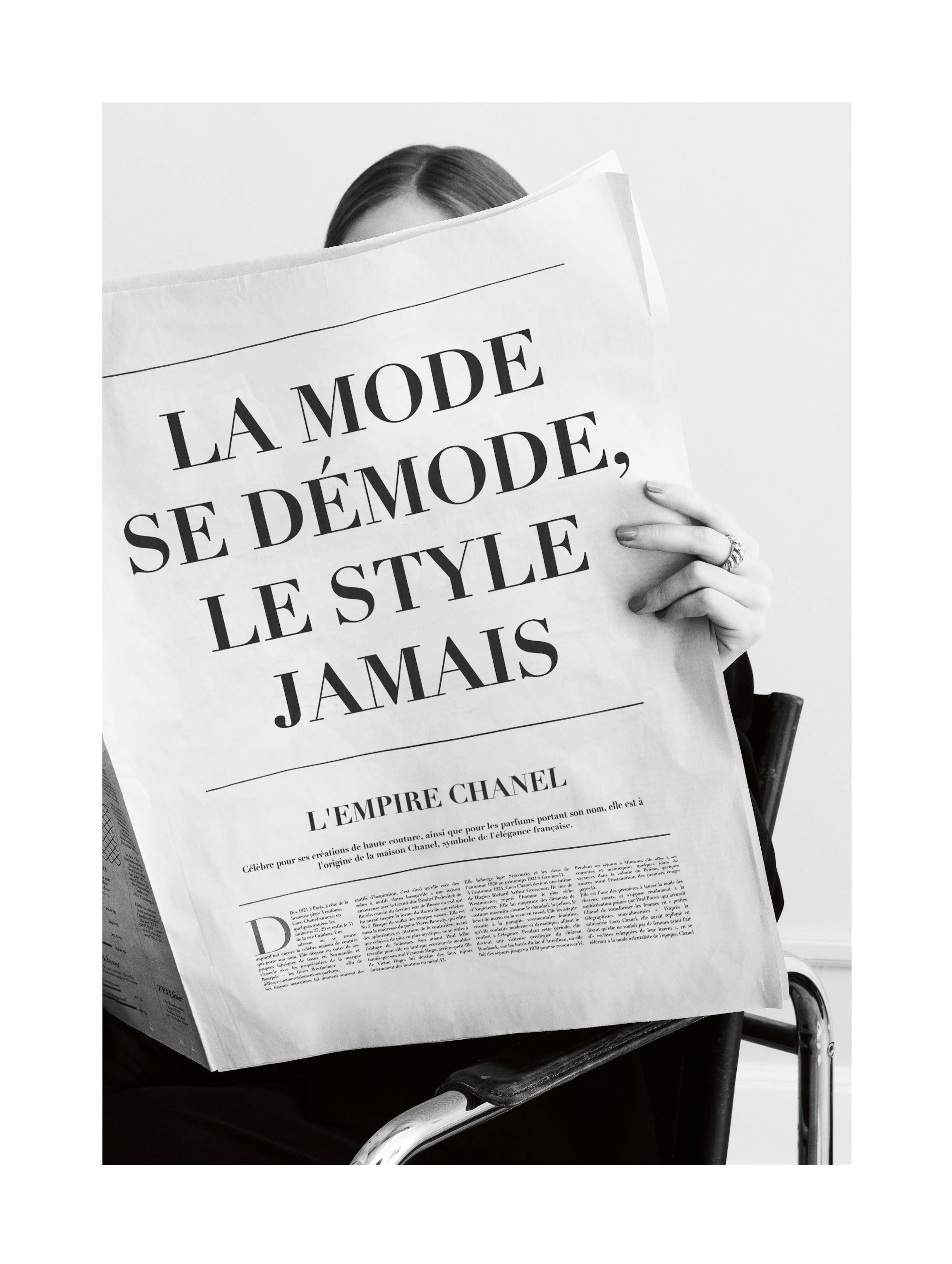 Reading the Paper Affiche 0