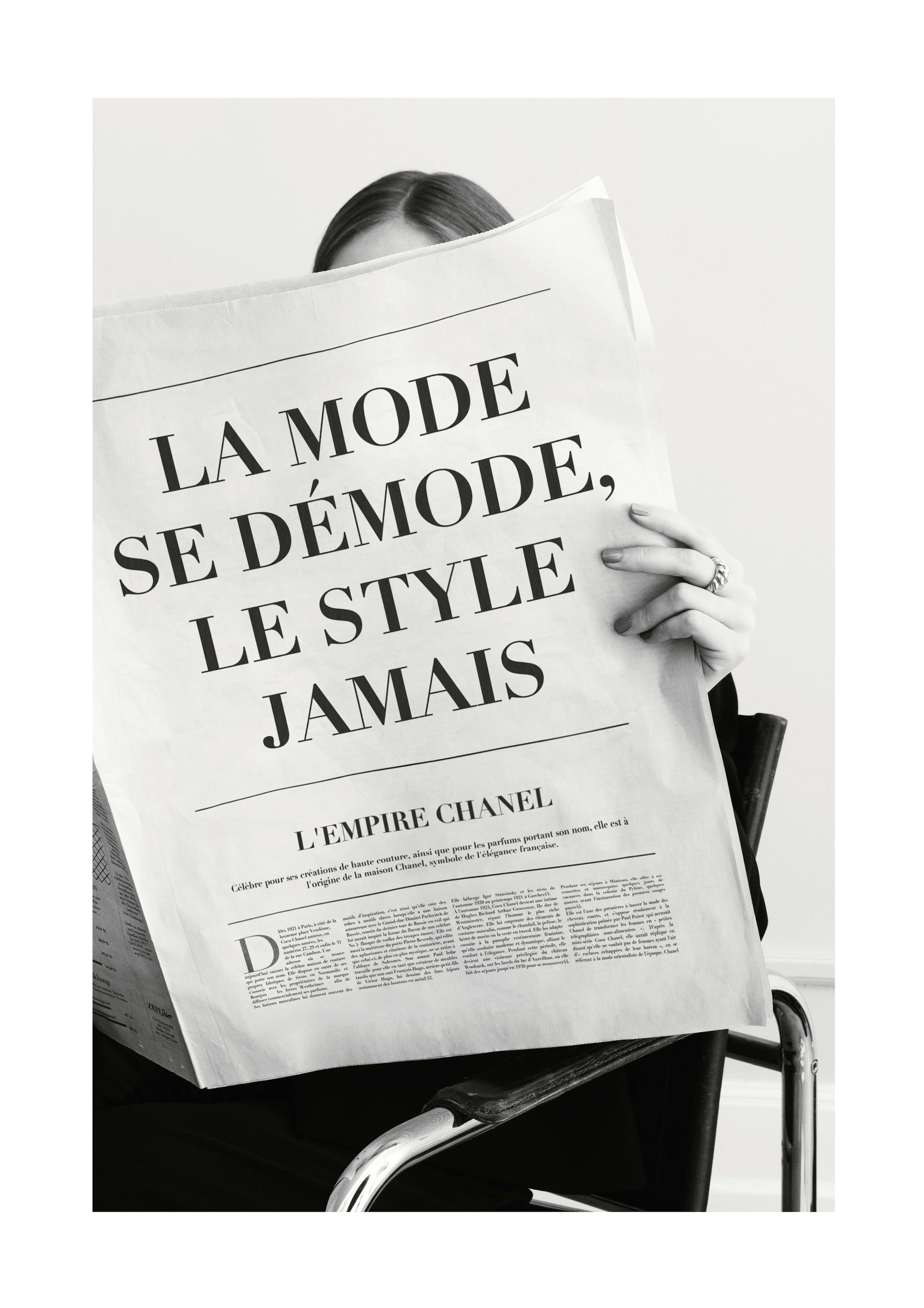 Reading the Paper Affiche 0
