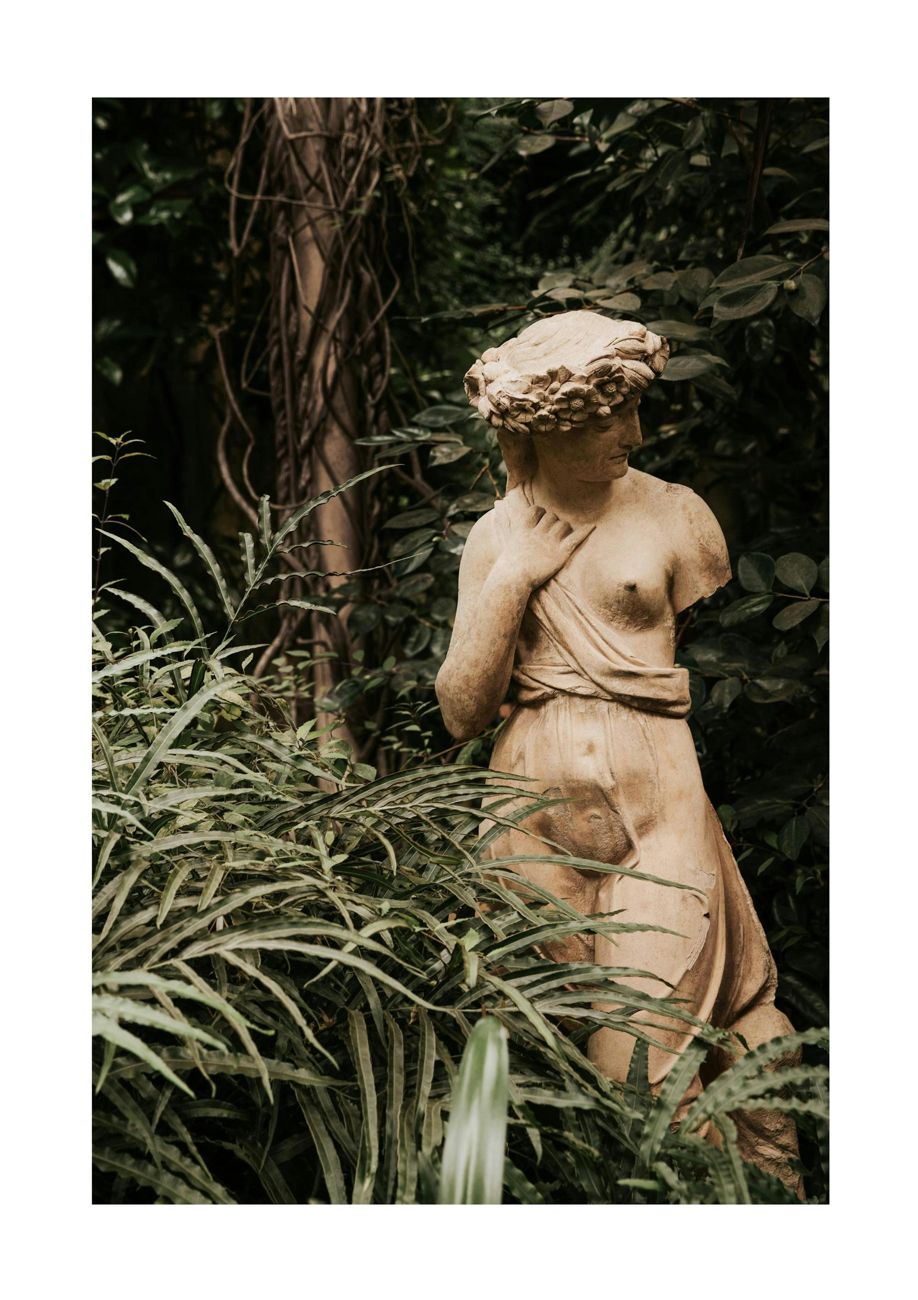 Overgrown Figure PlagÃ¡t 0