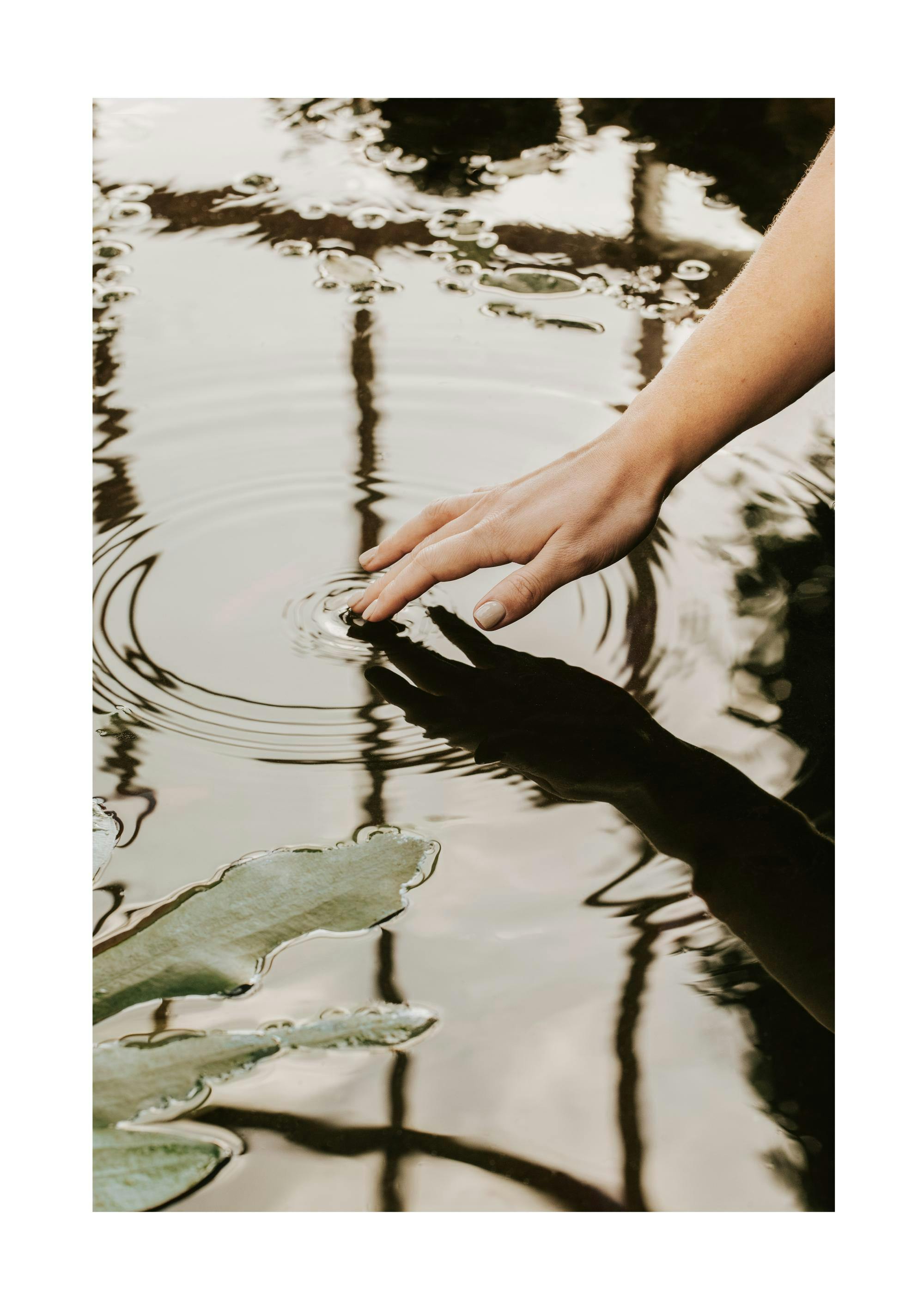 Touching Water Poster 0