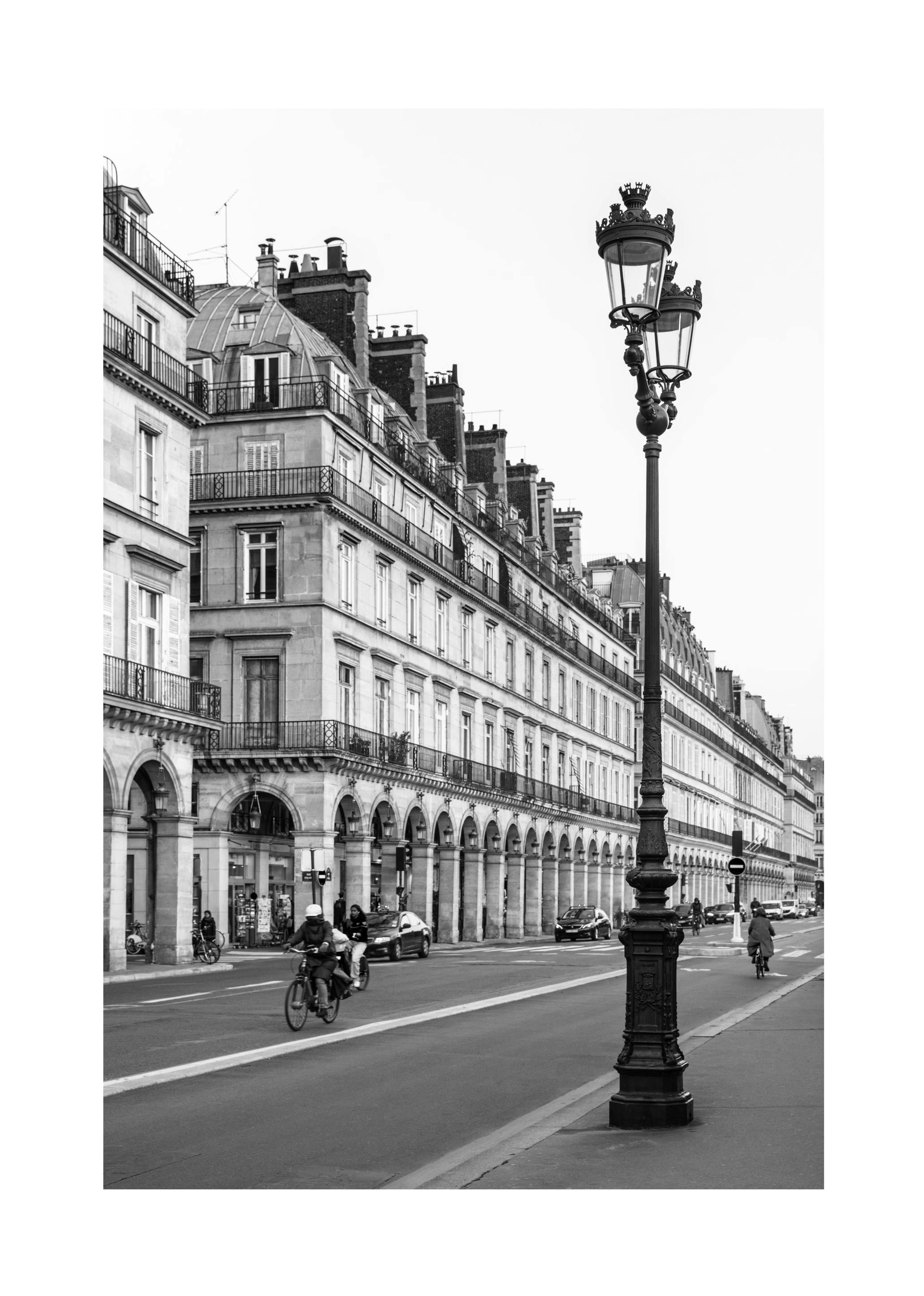Parisian Street Poster (30x40 cm) -  Schwarz-Weiß Fotografie