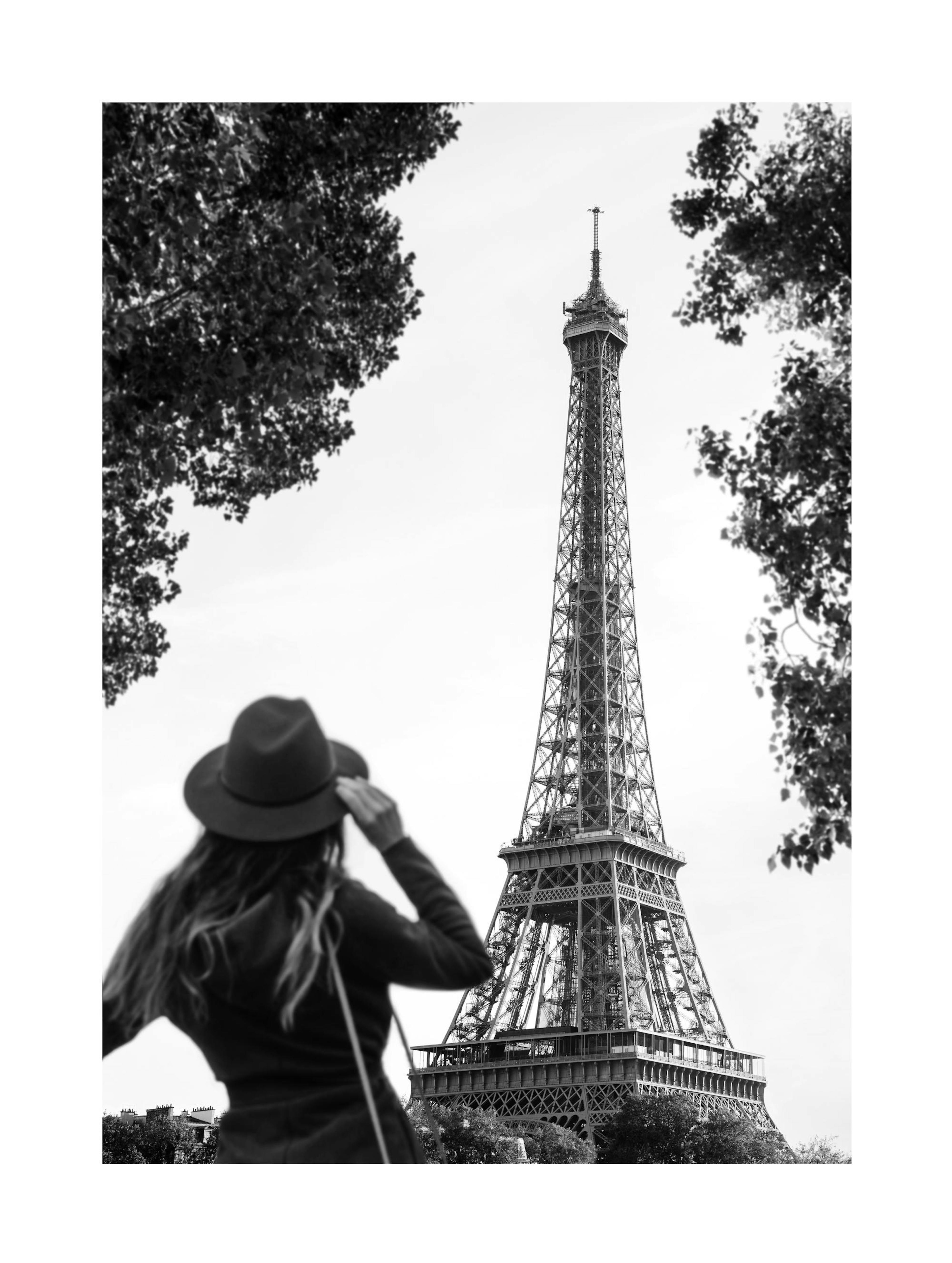 View of the Eiffel Tower 포스터