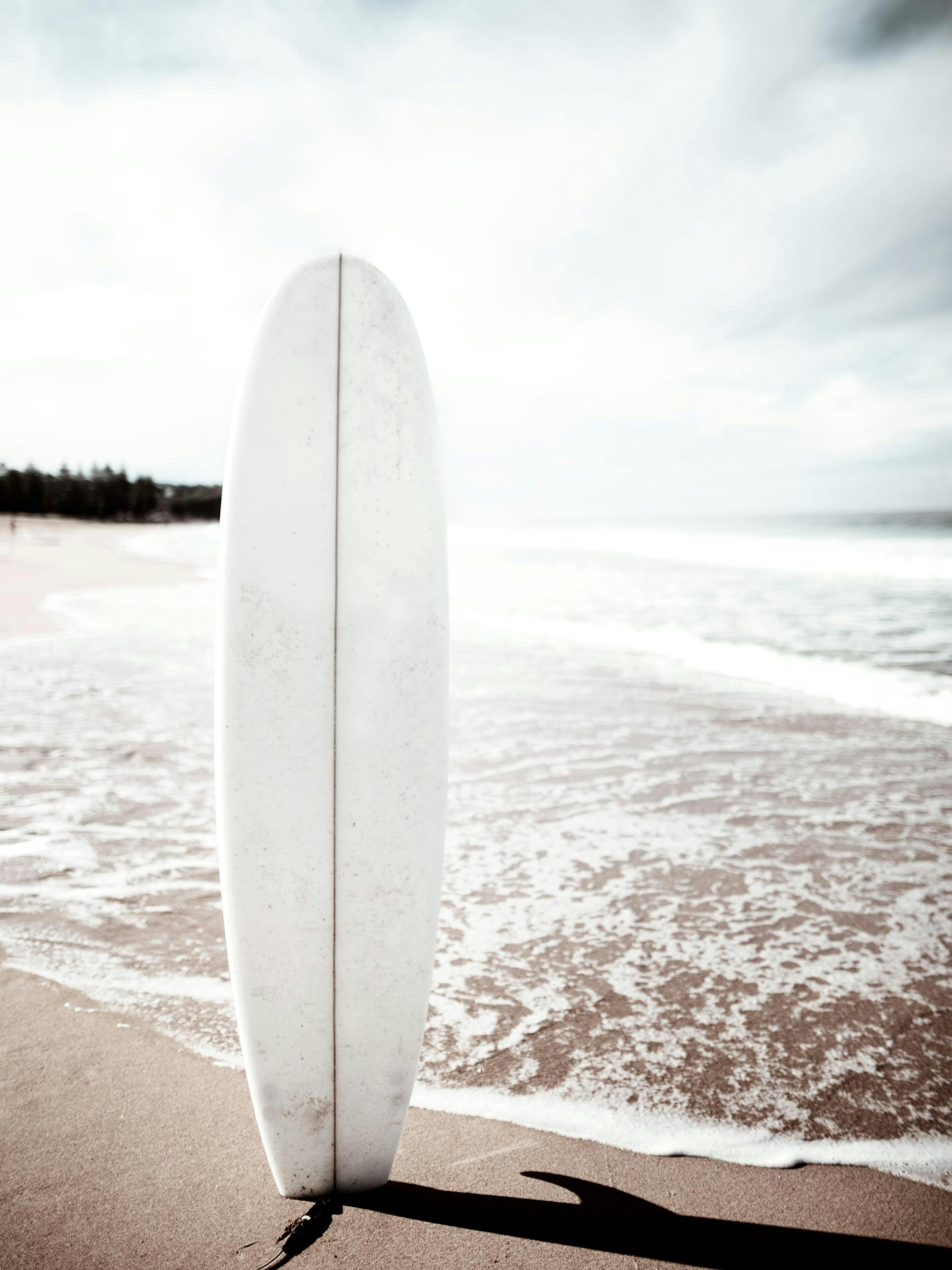 Surfboard on the Beach Plakat