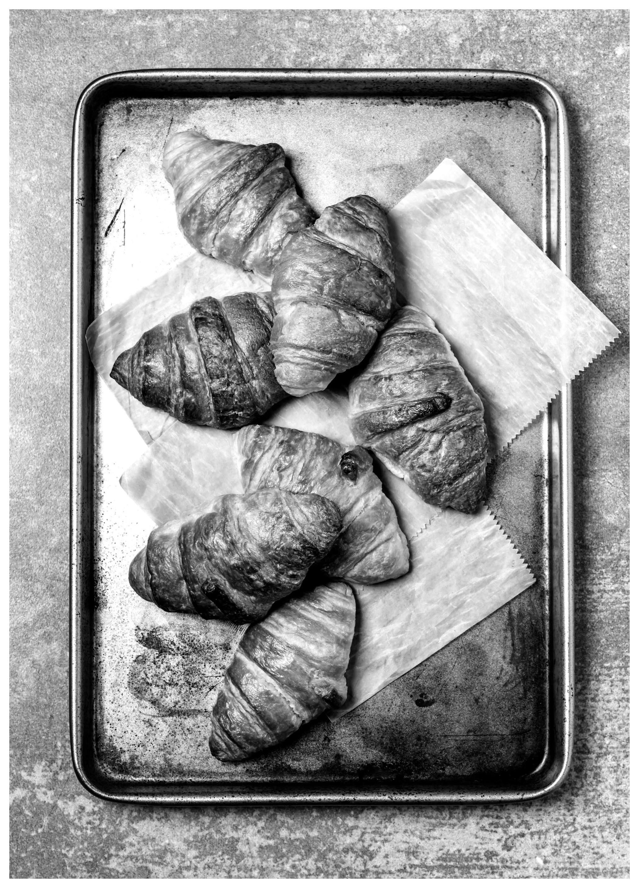 Croissants On Tray Poster (30x40 cm) - Zwart wit posters