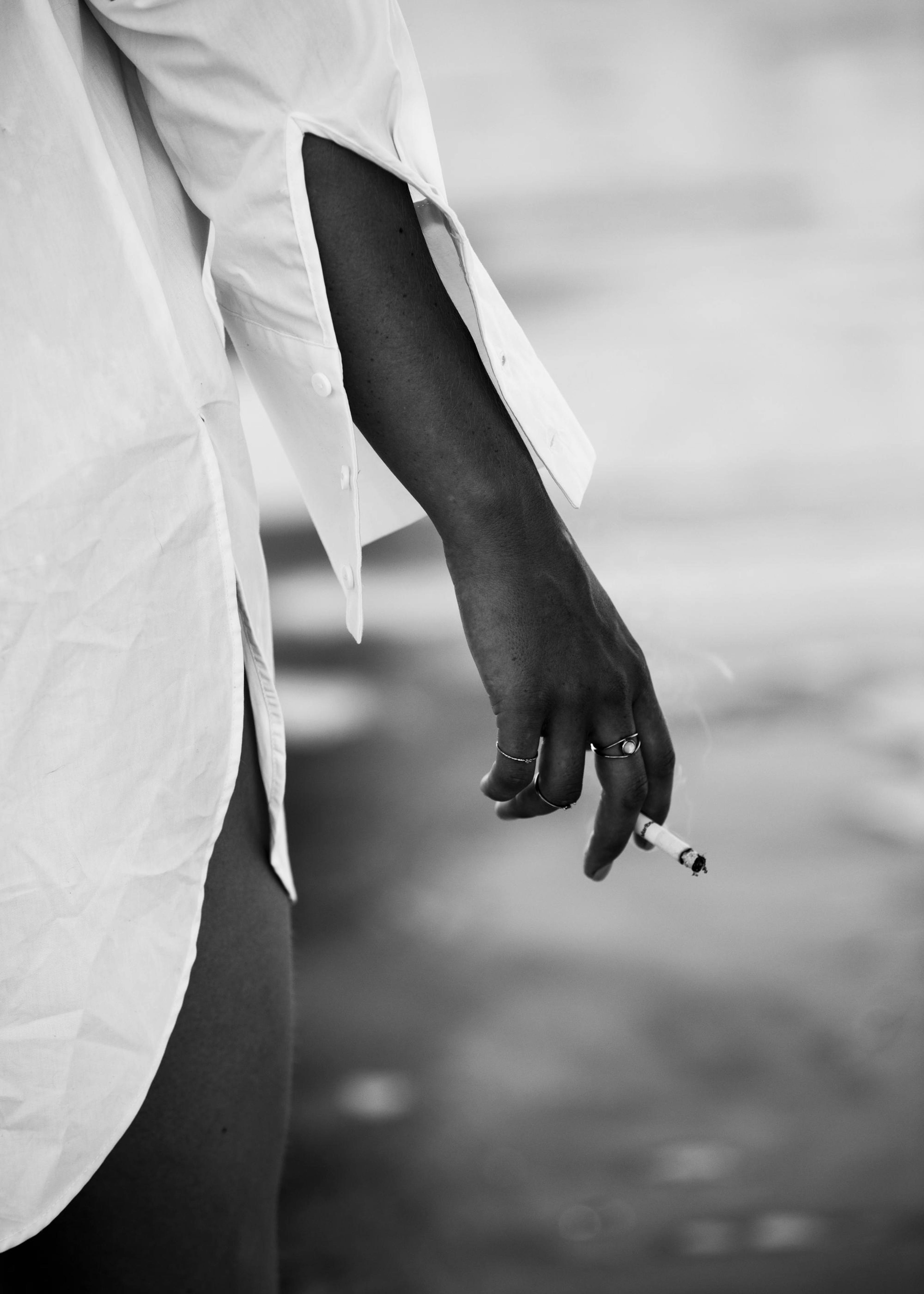 Girl in White Shirt Affiche 0