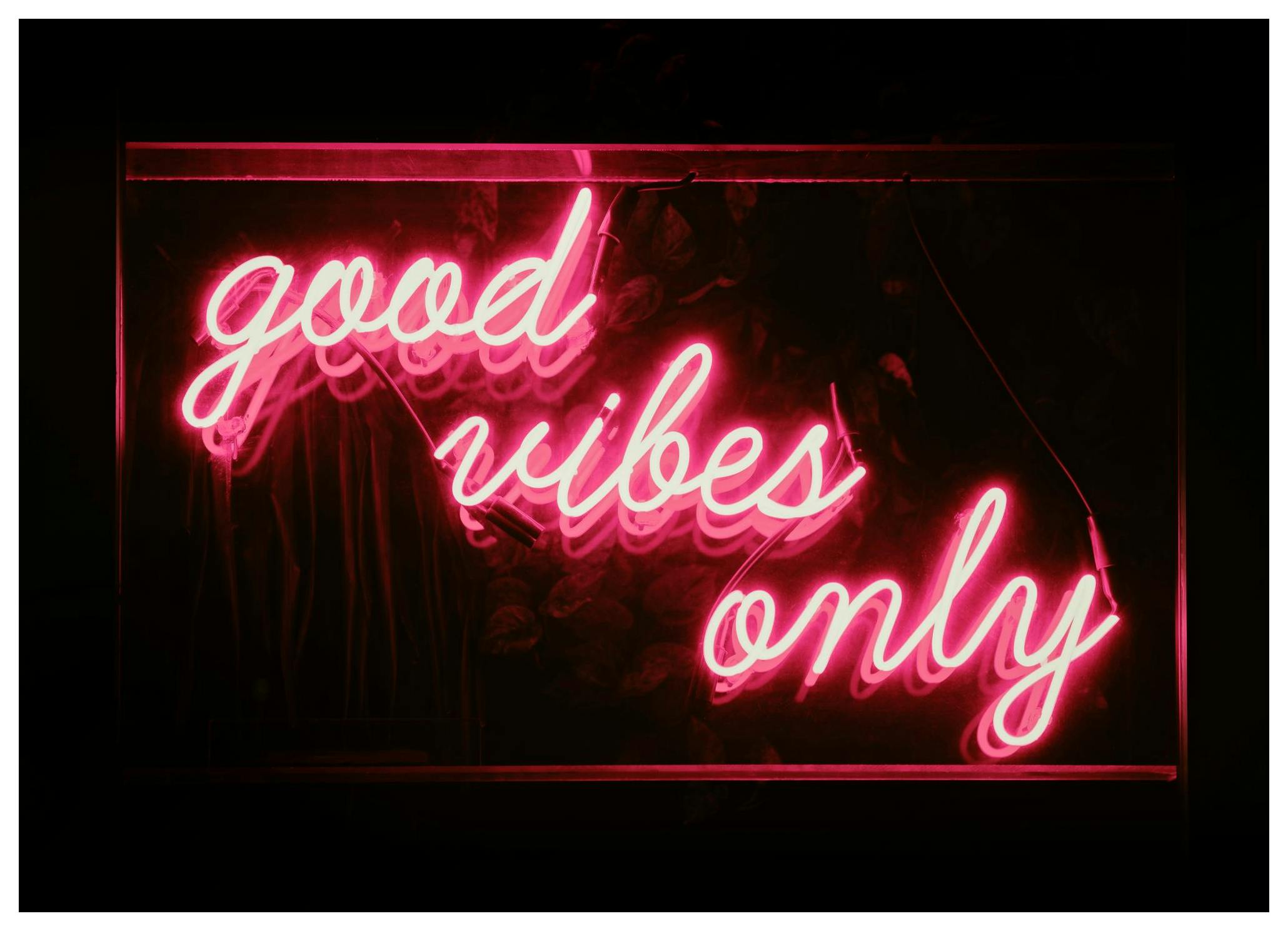 Good Vibes Neon Plakat (50x70 cm)- Plakaty z napisami