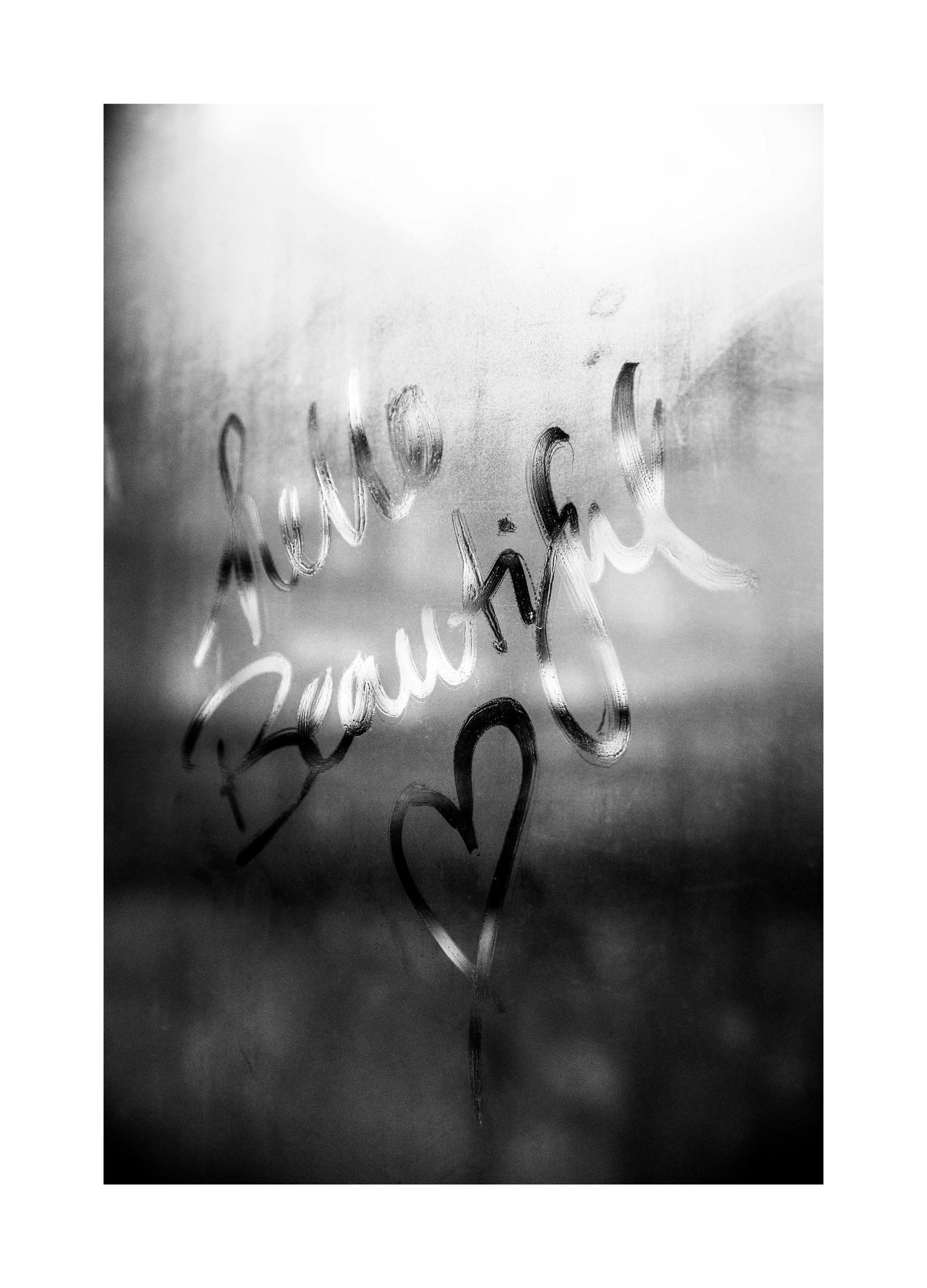 Message on a Window Affiche (30x40 cm) - Affiches noir et blanc