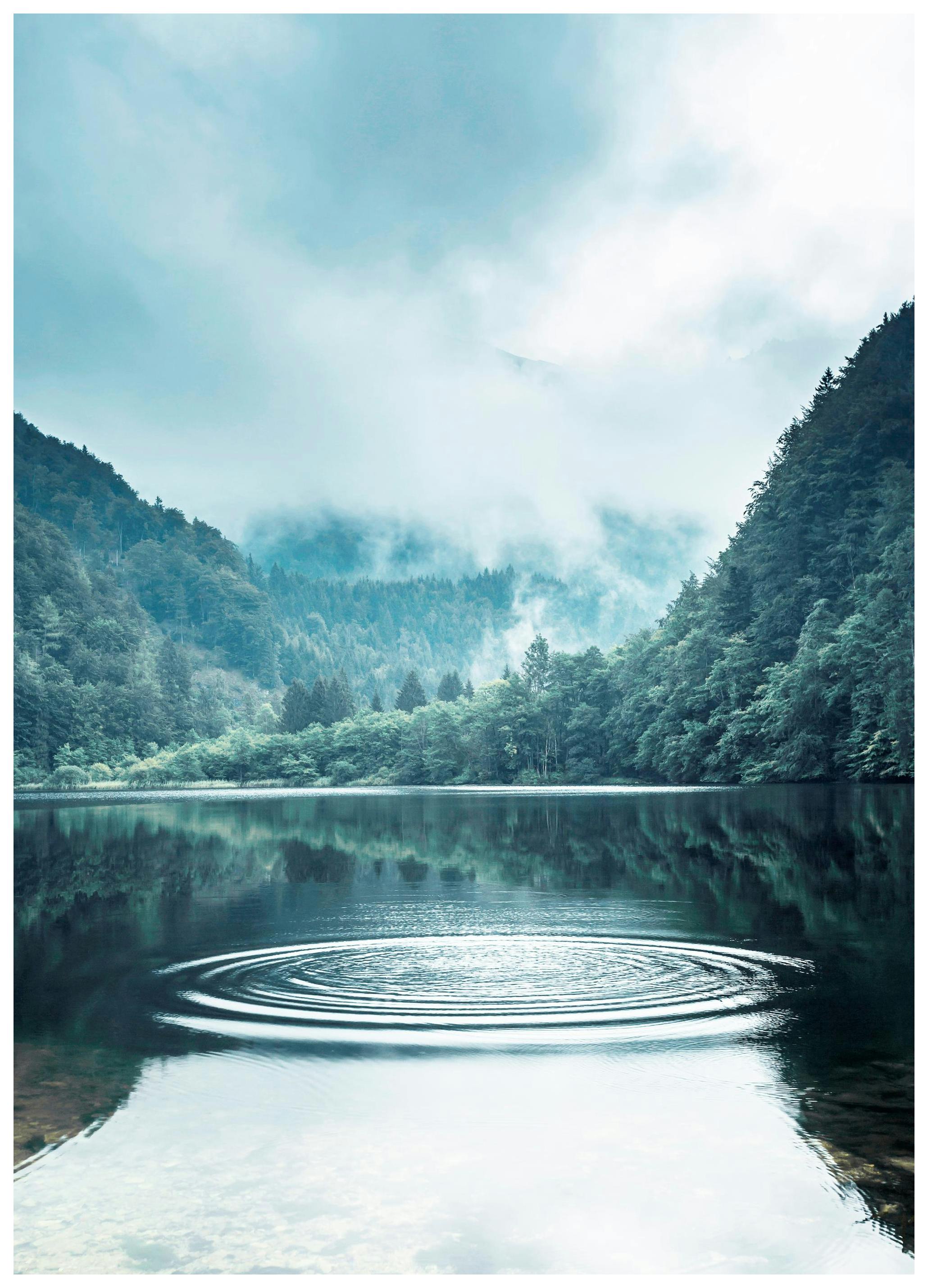 Rings on the Water Poster (30x40 cm)- Fotografias e posters do mar