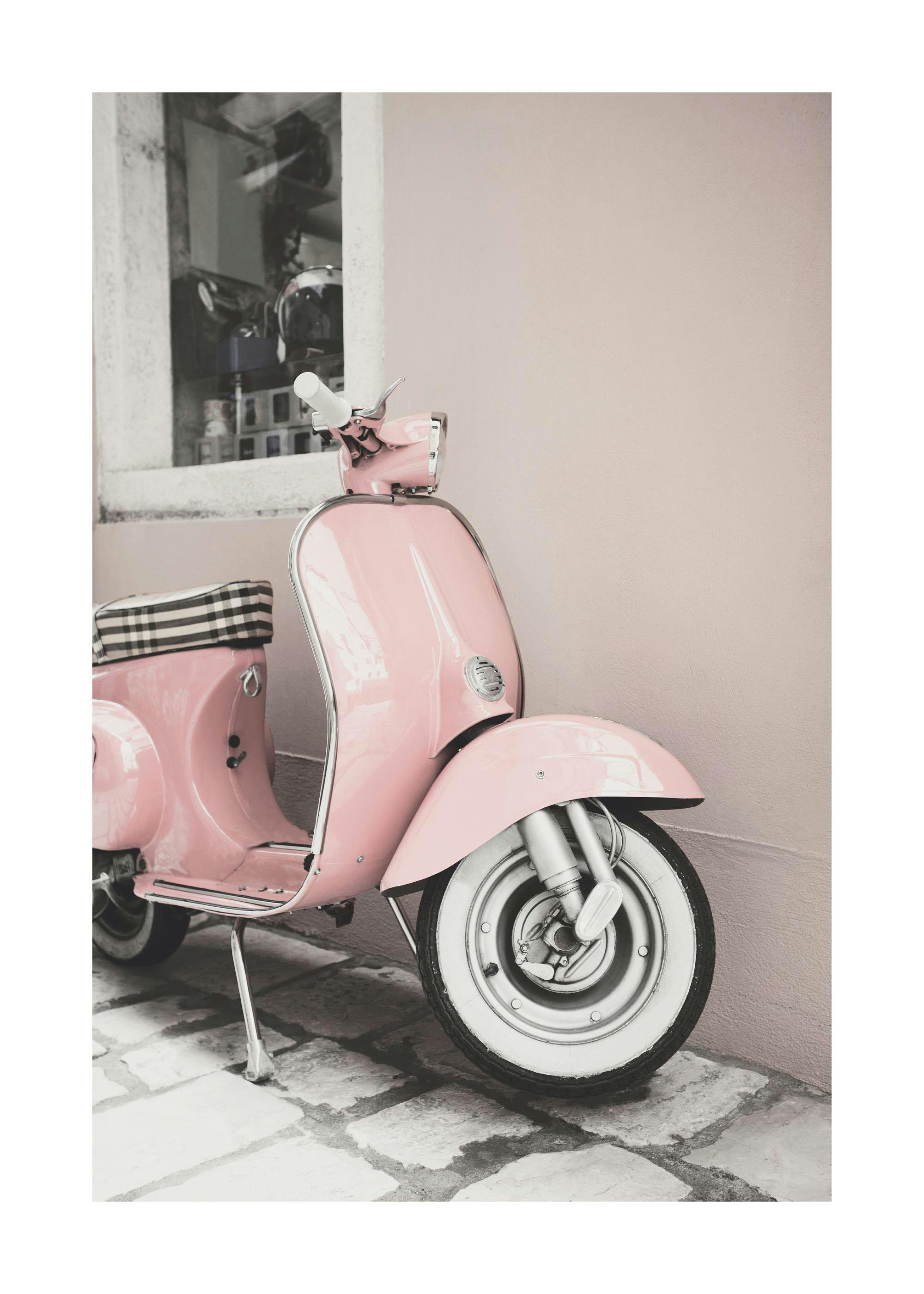 Pink Scooter Plakat 0