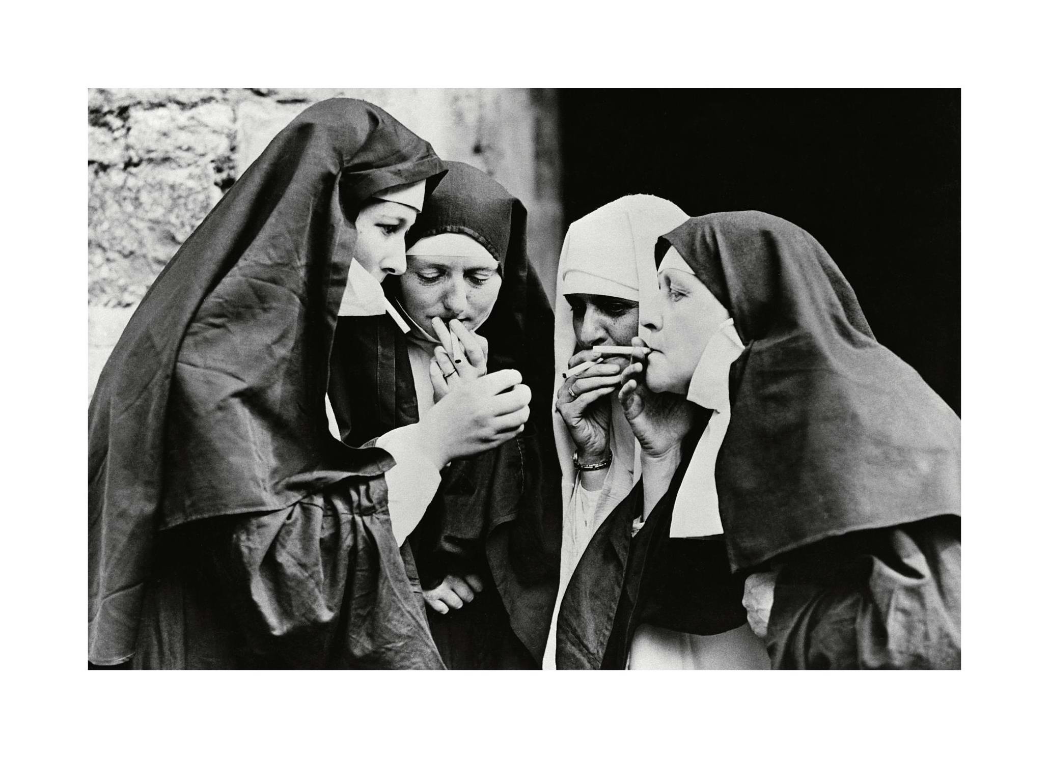 Nuns Smoking Affiche (30x40 cm) - Photographies