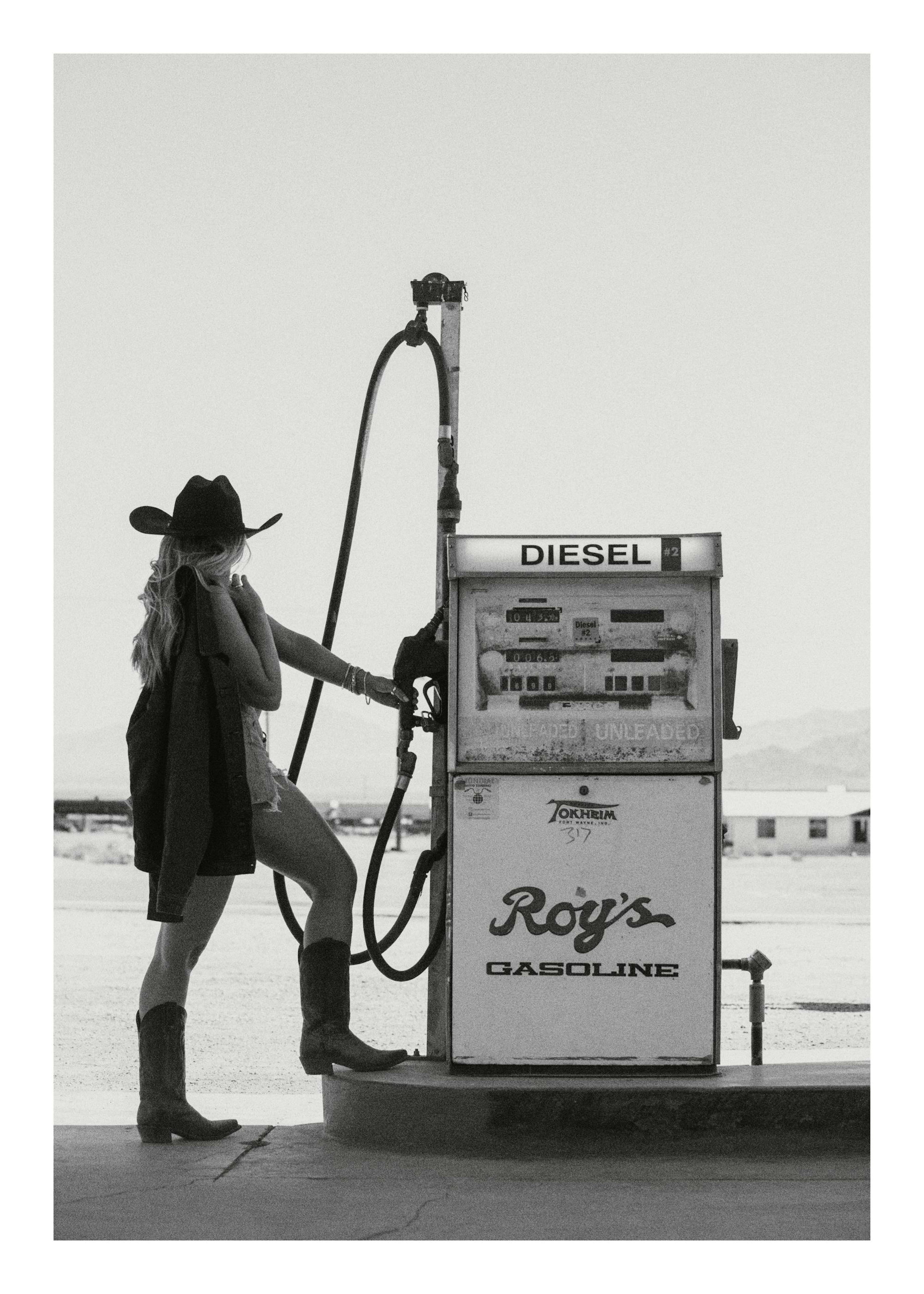 Roy’s Gas Station Print 0