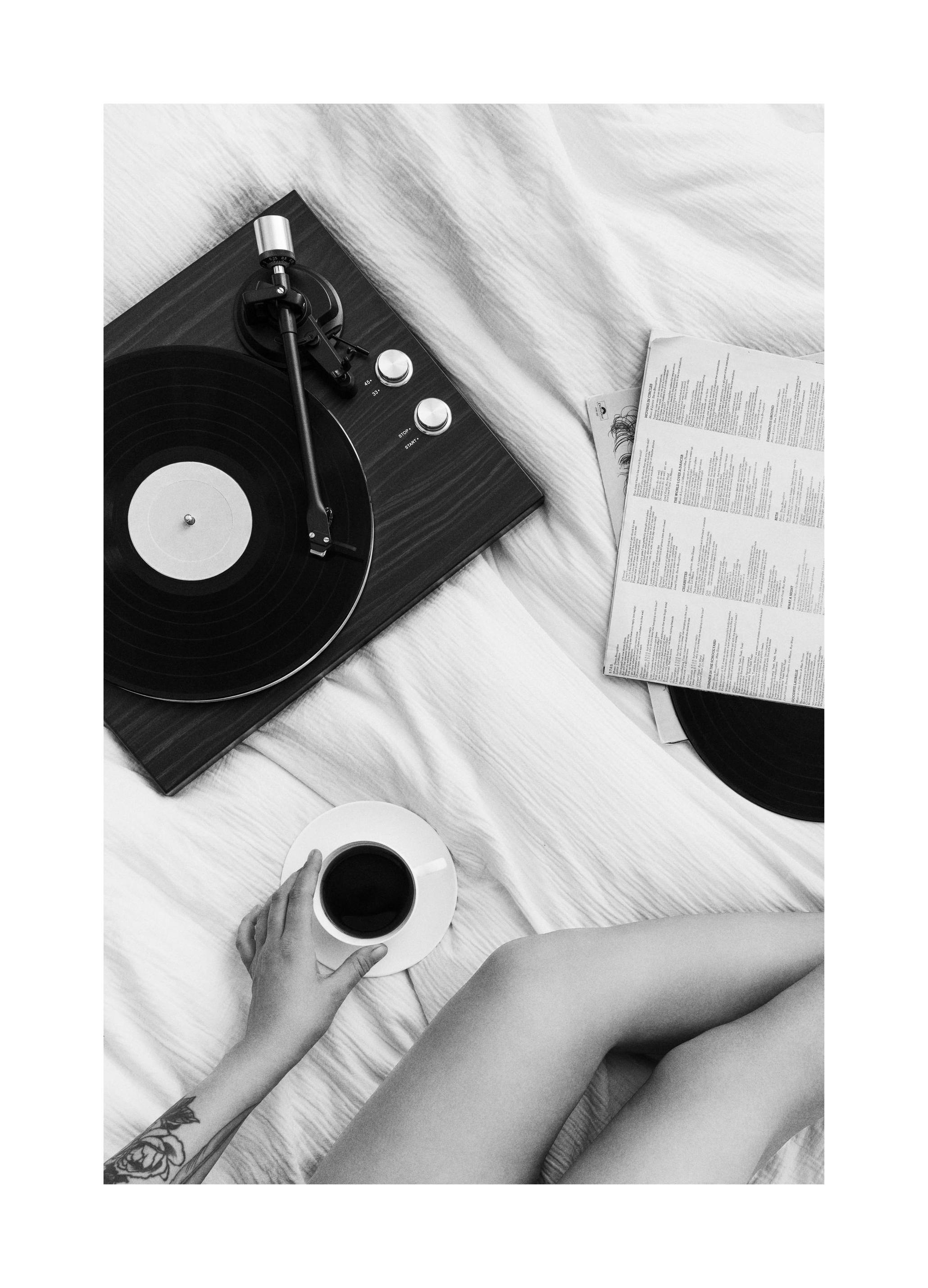 Vinyl Player Morning Print (30x40 cm)