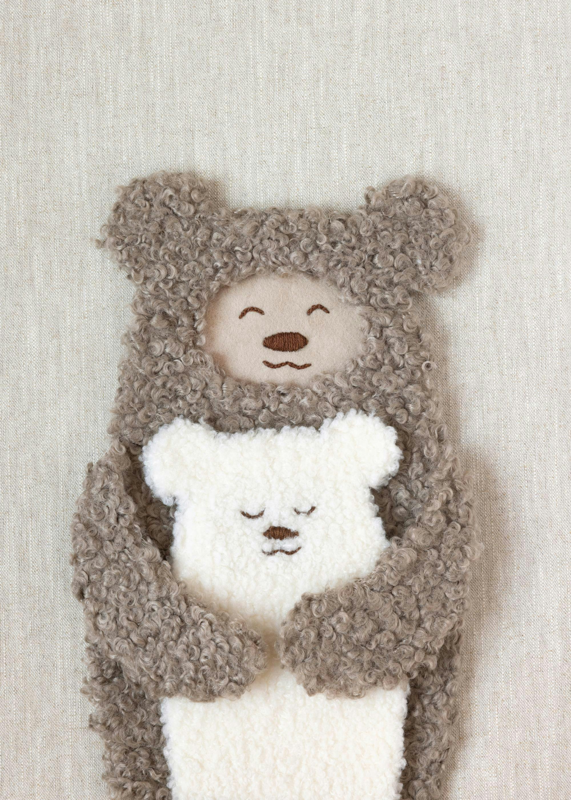 Furry Bears Hug Plakát 0