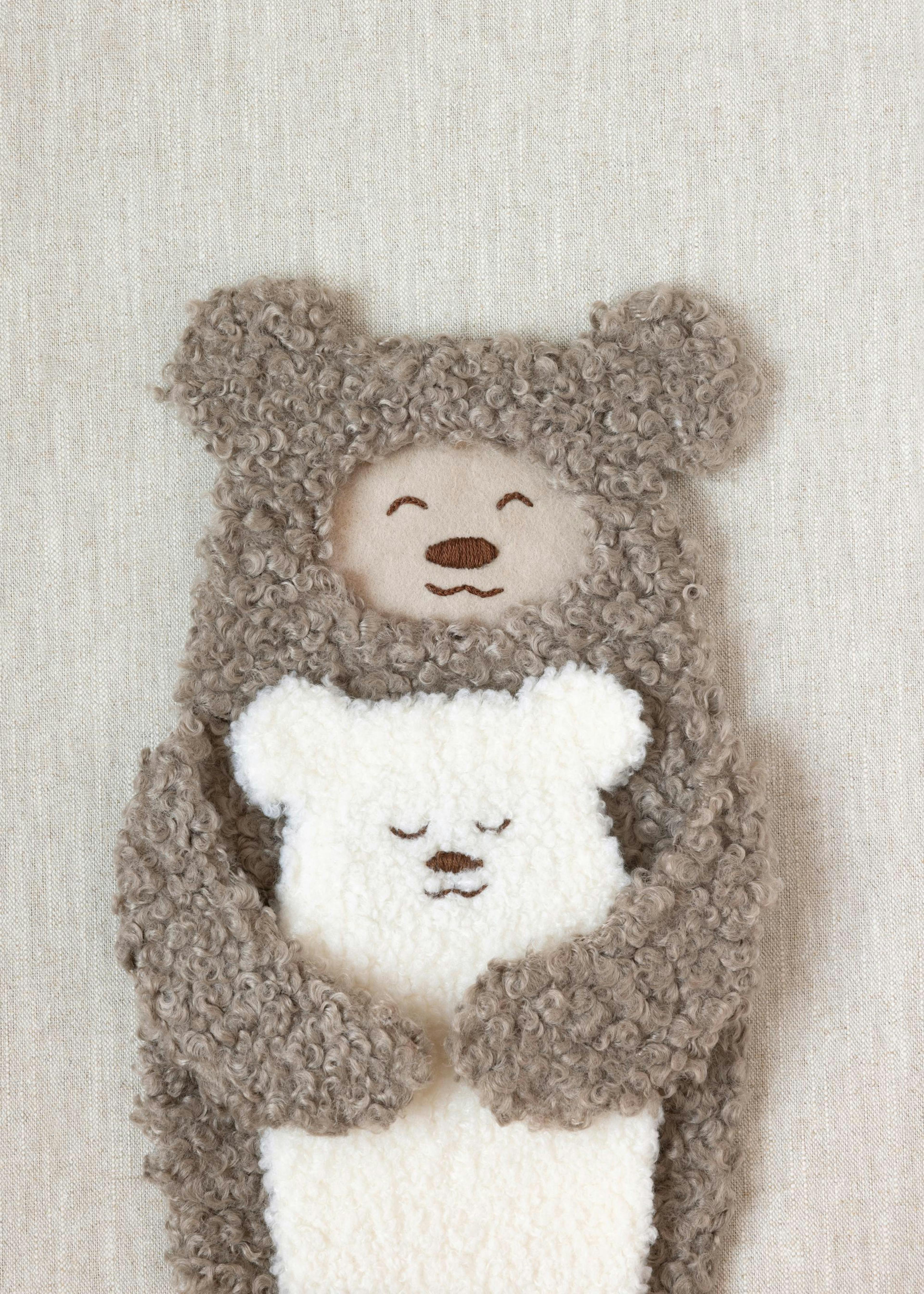 Furry Bears Hug Plakát 0