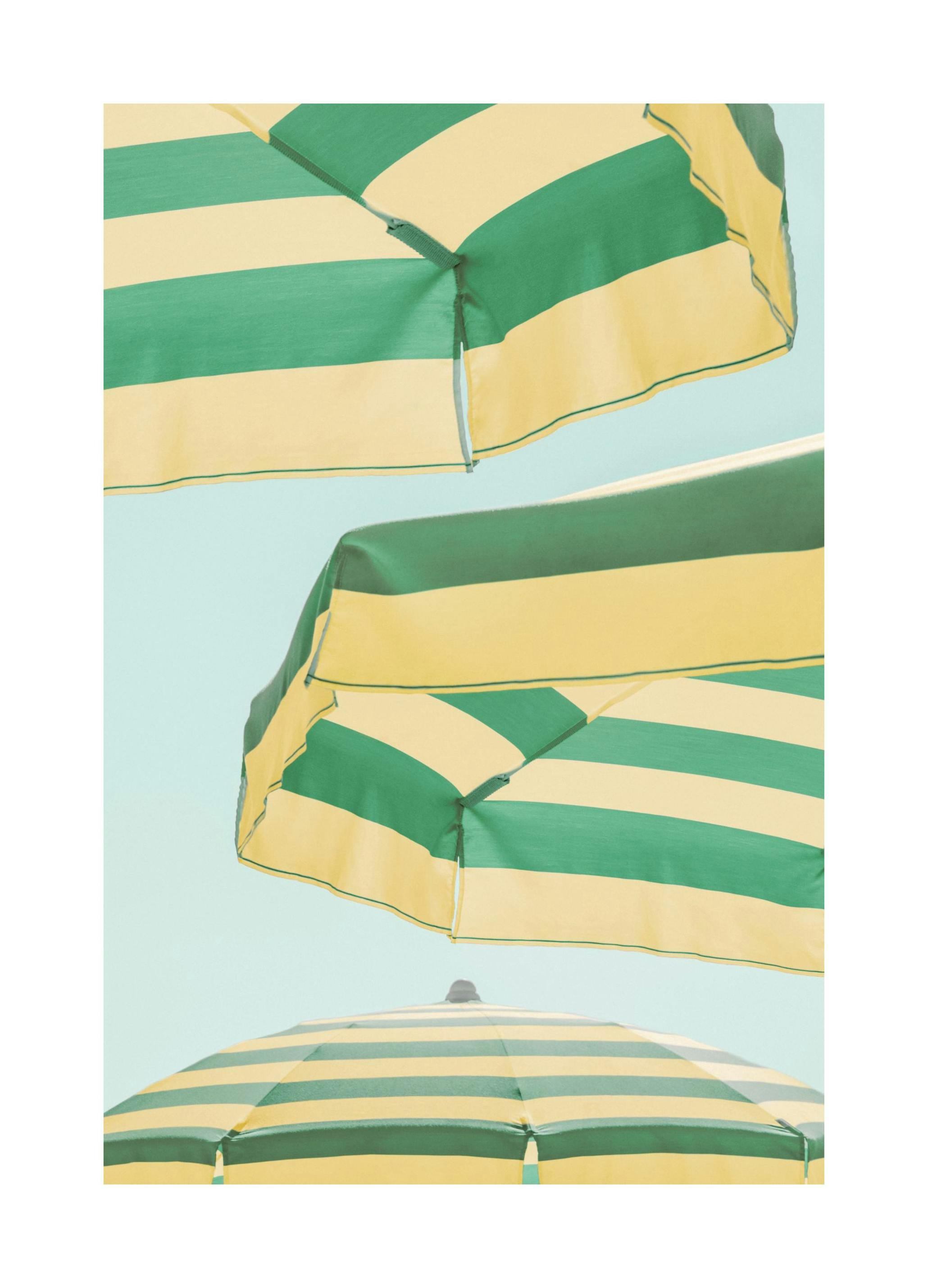 Sunny Parasol Poster (30x40 cm) -  Fotografien