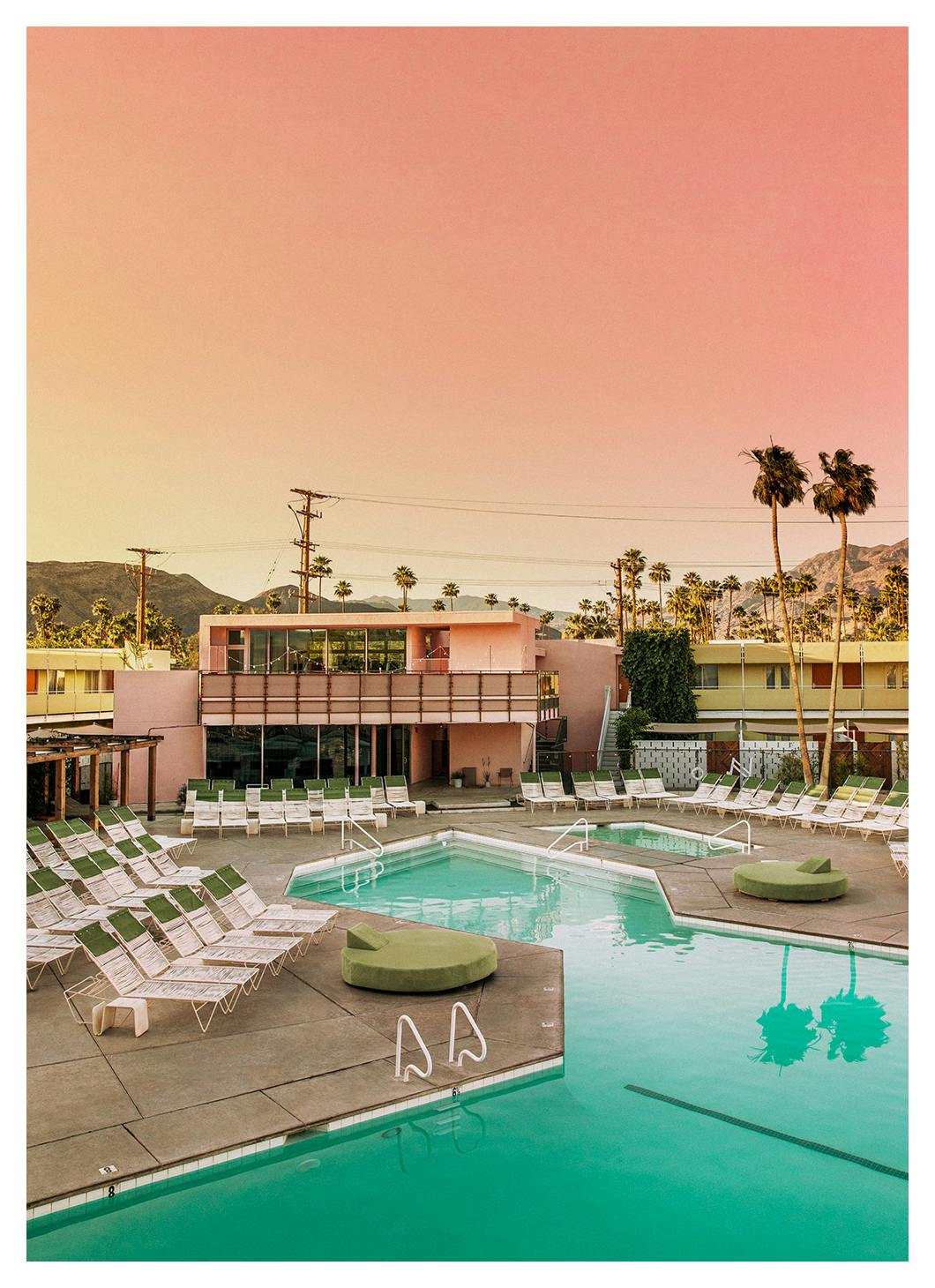 Pink Sky Resort Plakat (30x40 cm)- Fotografia