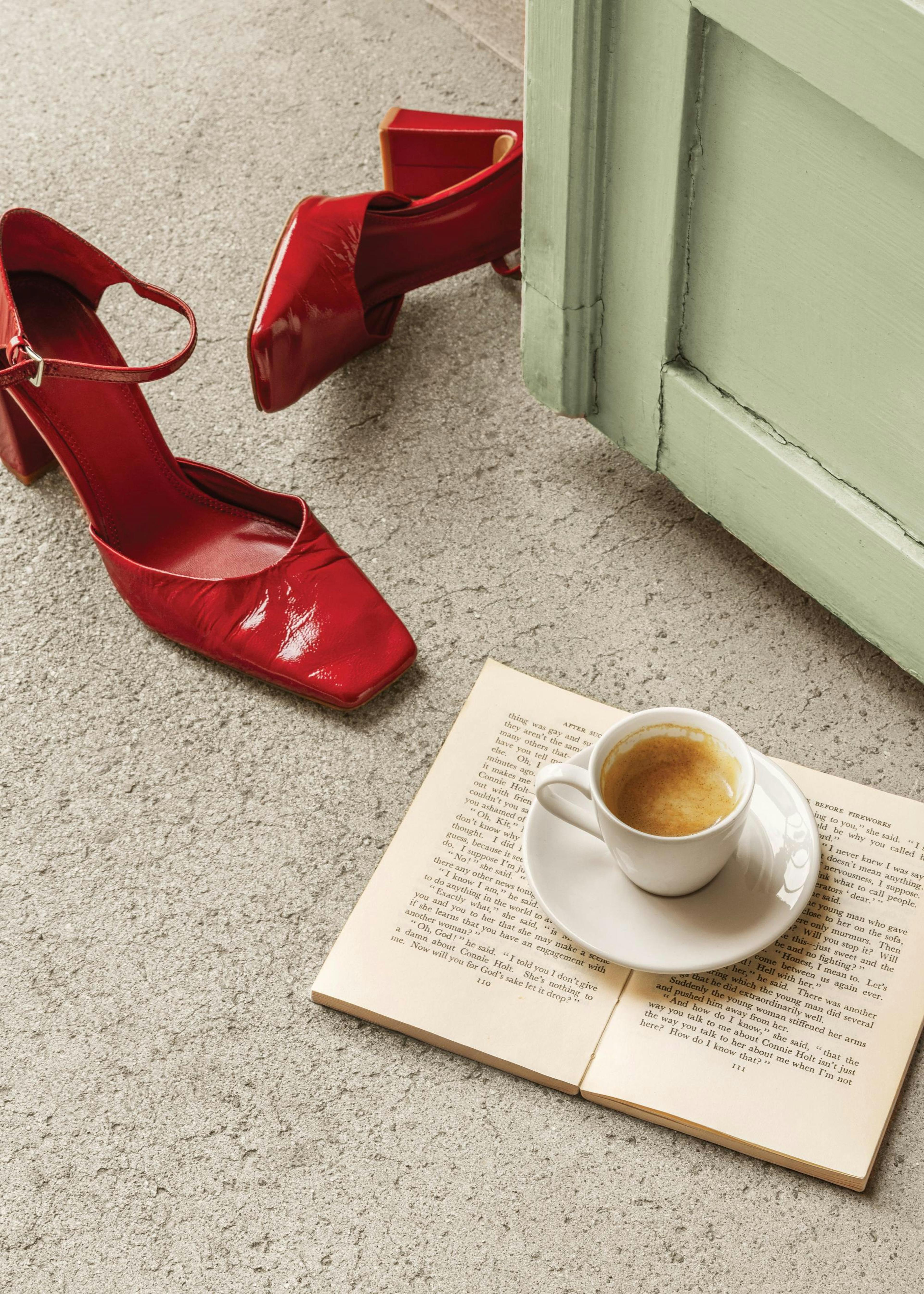 Espresso and Heels Print 0