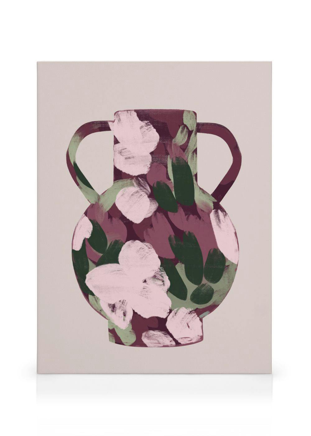 Vinröd vas med handtag, dekorerad med lösa penseldrag av gröna blad och vita blommor på beige bakgrund.