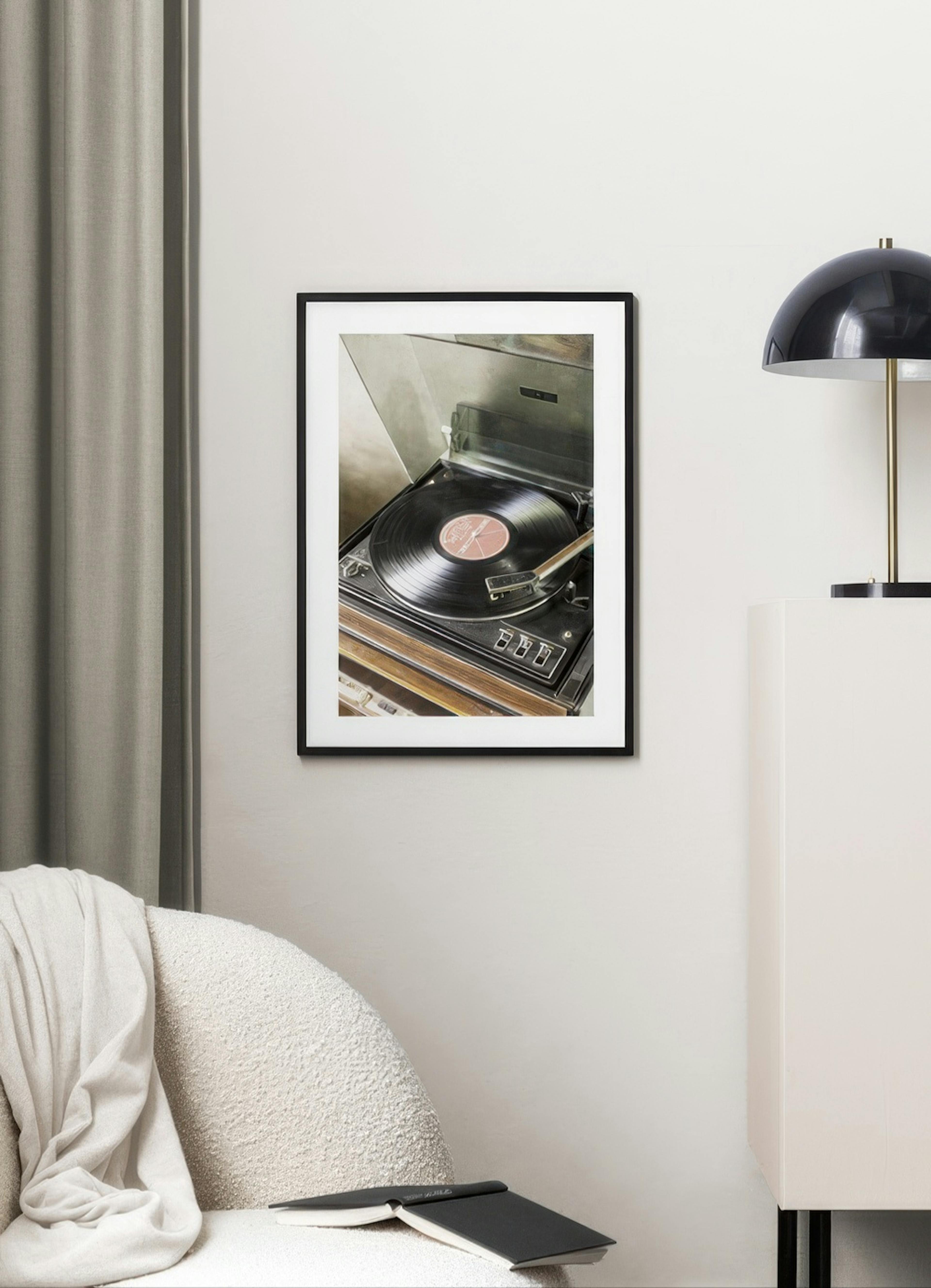 Vintage Record Player 포스터