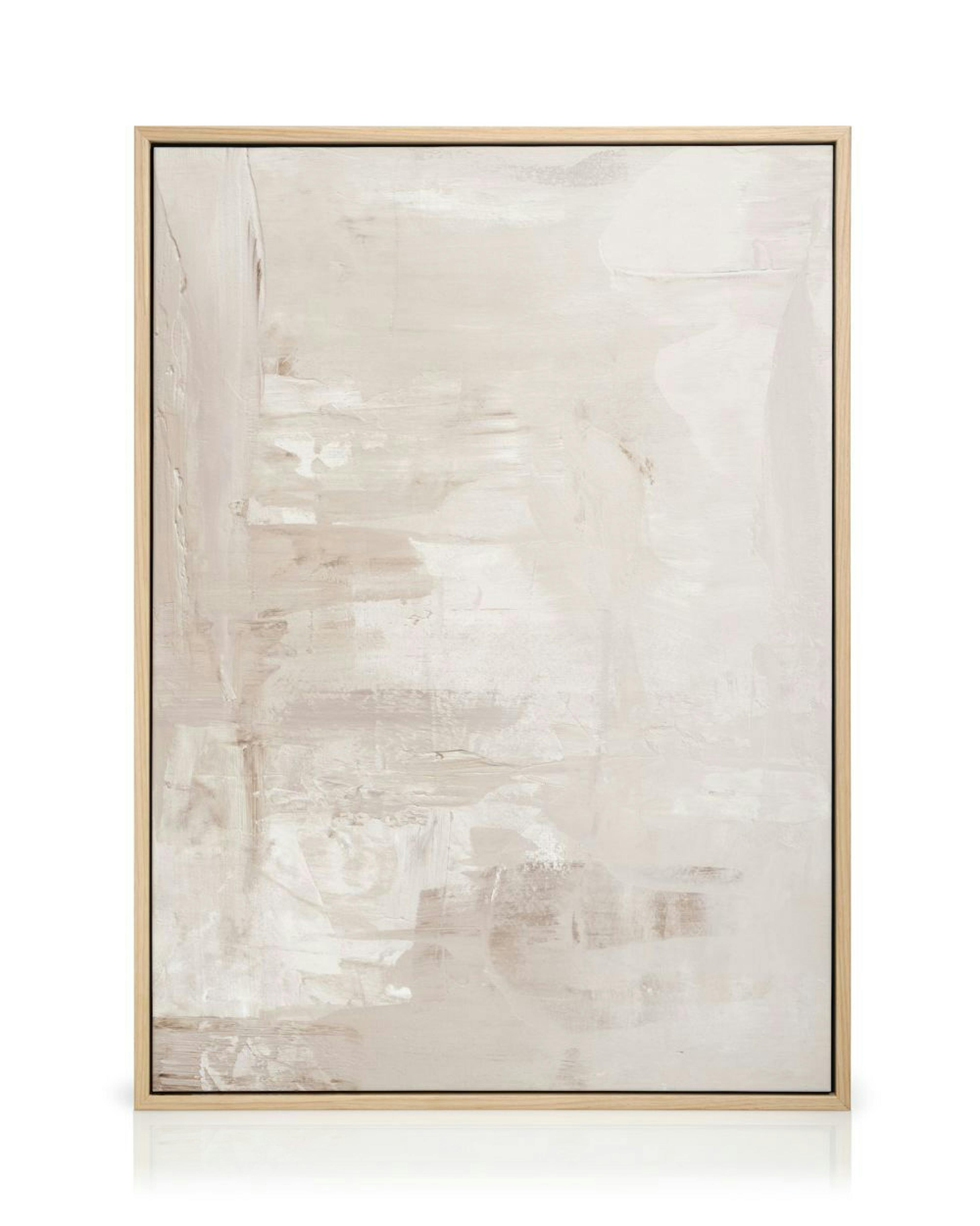 Leinwandbild mit hellem, abstraktem Design in Beige- und Grautönen, hängend in einem modernen Wohnzimmer über einem Sideboard.