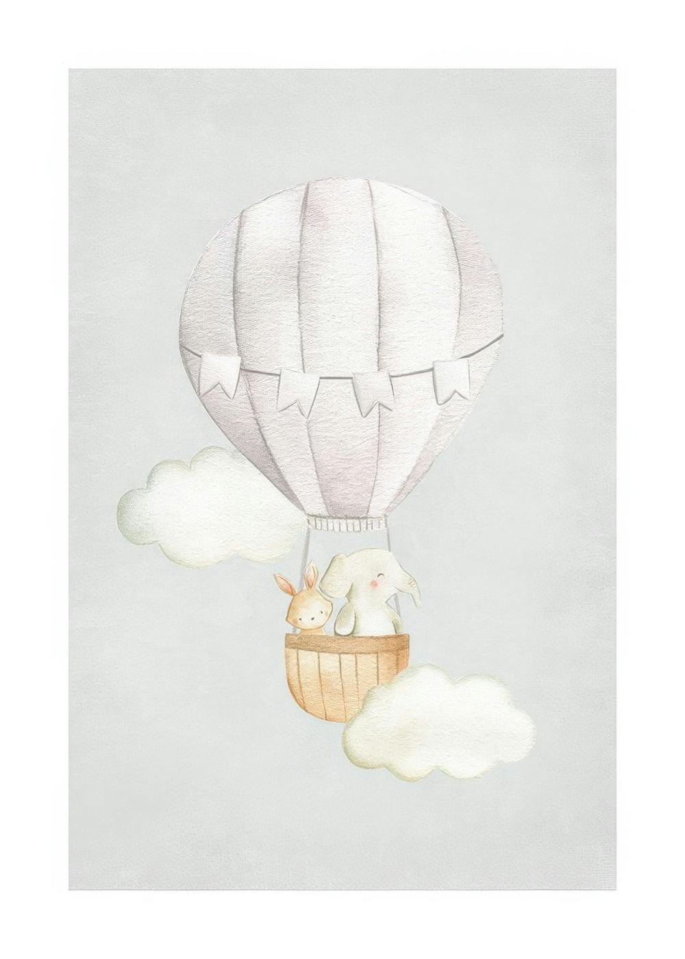 Heißluftballon-Aquarellposter mit Elefant und Hase, die in einem Korb zwischen Wolken schweben.