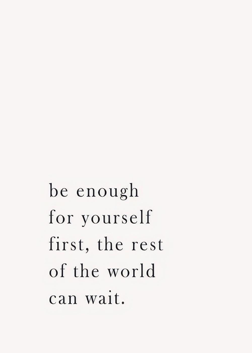 Póster Be Enough con texto negro sobre fondo rosa claro, ideal para decoración de pared motivacional.