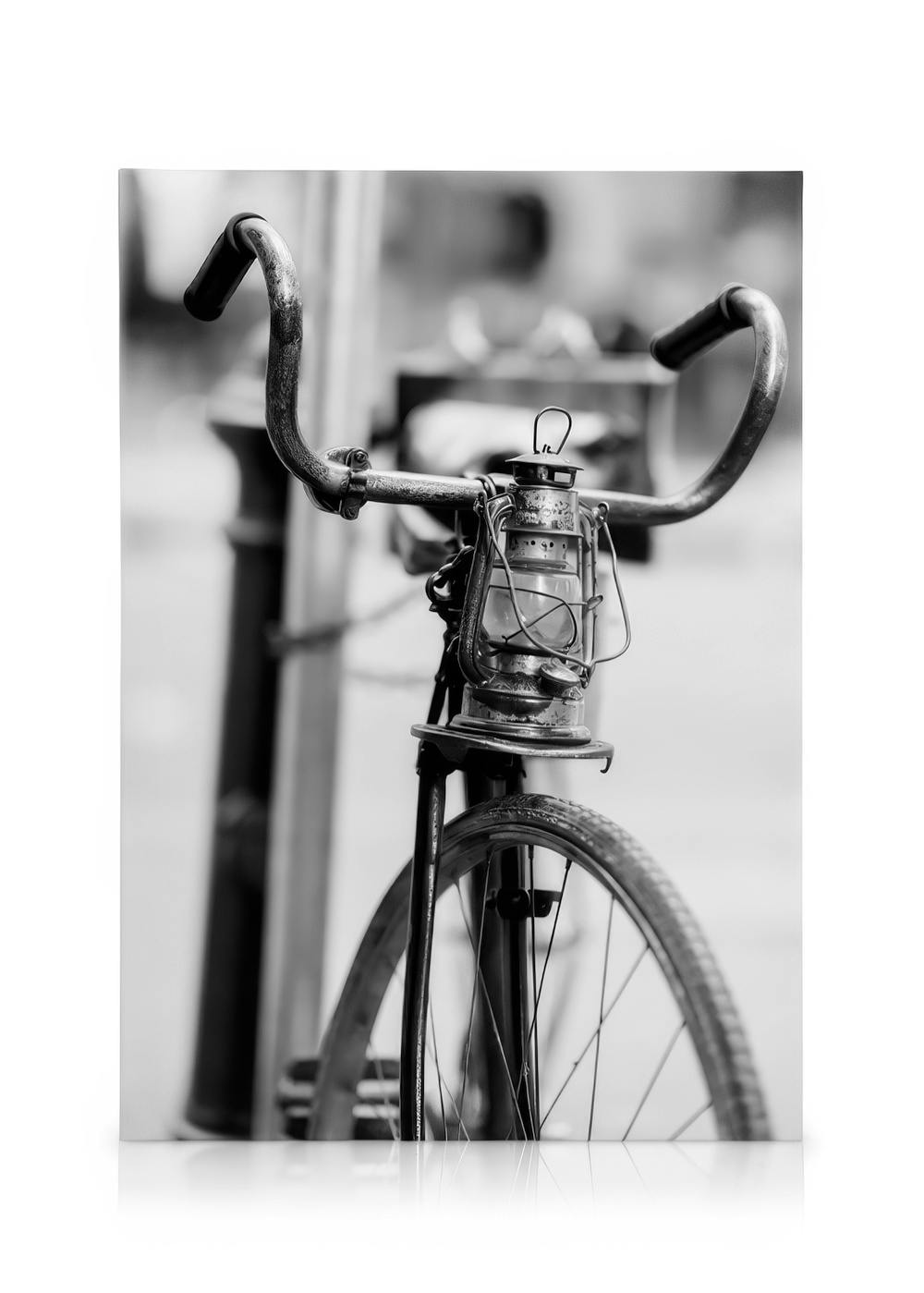 Canvas Schilderijen Old Bike Canvas (30x40 cm - Fotolijst Eiken)