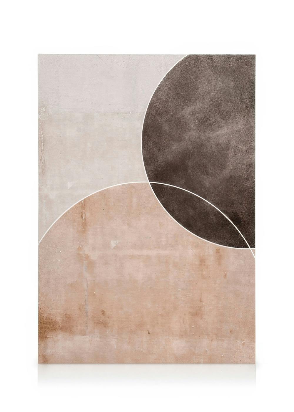 Grafiskt mönster med beige, brun och grå textur, vita linjer bildar cirklar på en canvastavla.