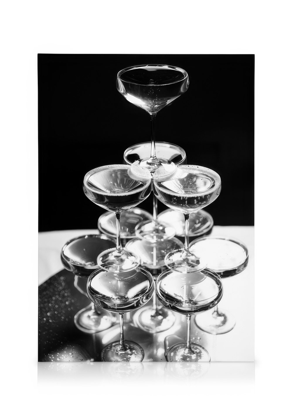 Champagne Tower Lærred – Sort-hvid fotokunst | Desenio.dk