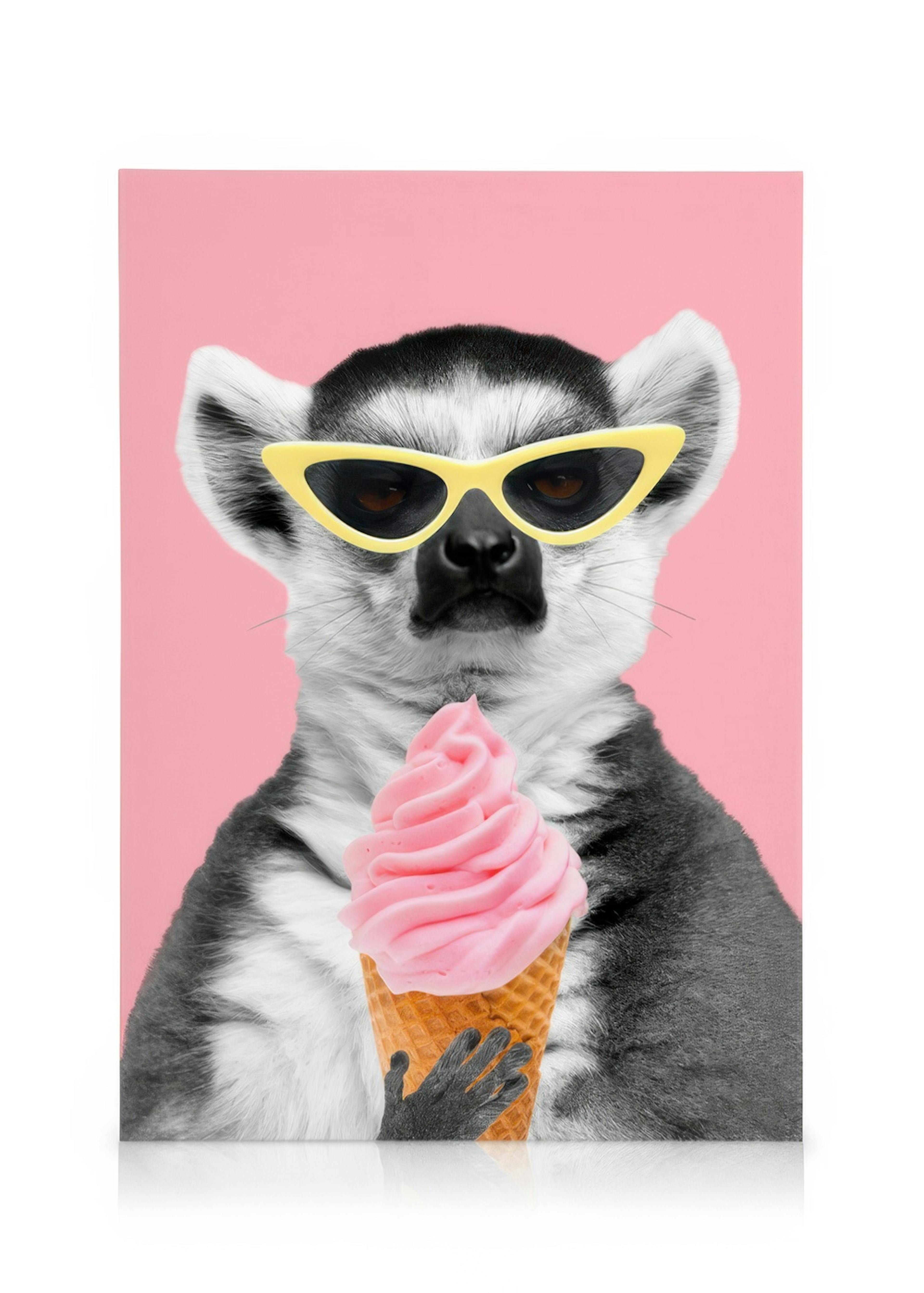 Lemur With Ice Cream Lienzo 0