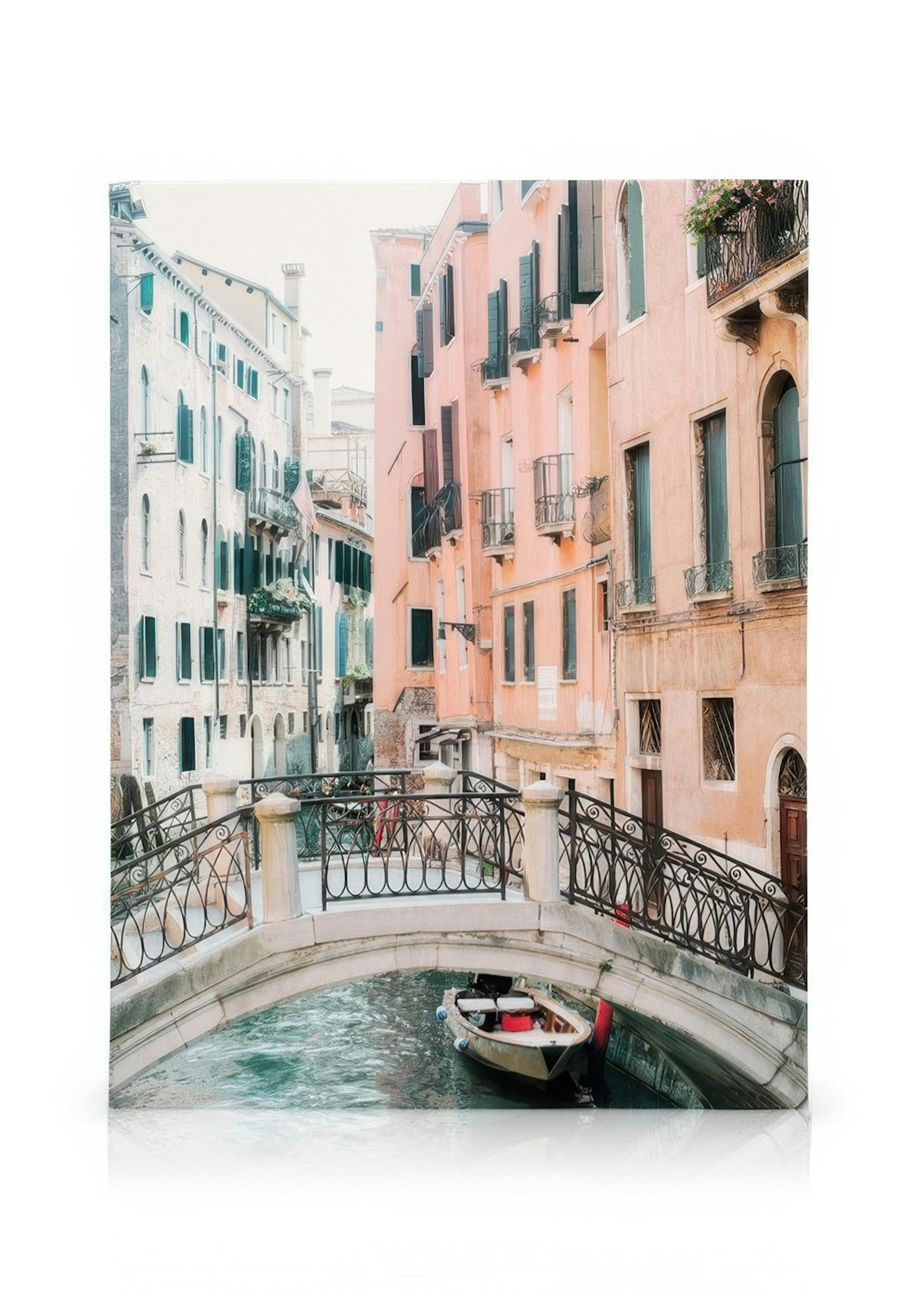 Canal in Venice Lerret 0
