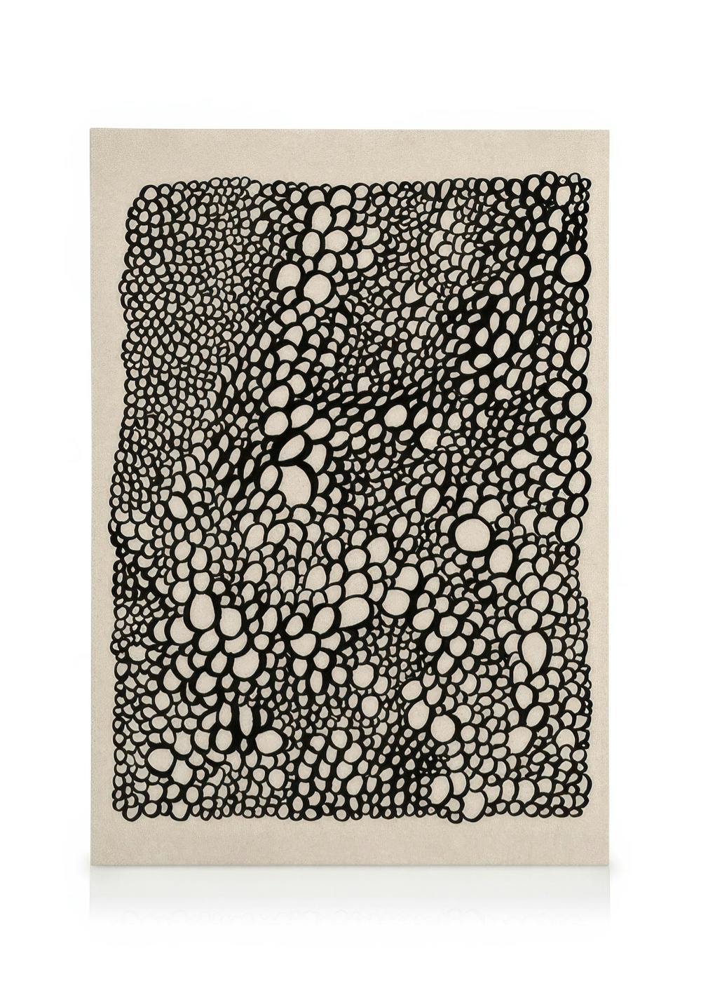 Leinwandbild mit sich überlappenden schwarzen Kreisen und Ovalen auf beige, minimalistische Kunst, grafisches Muster