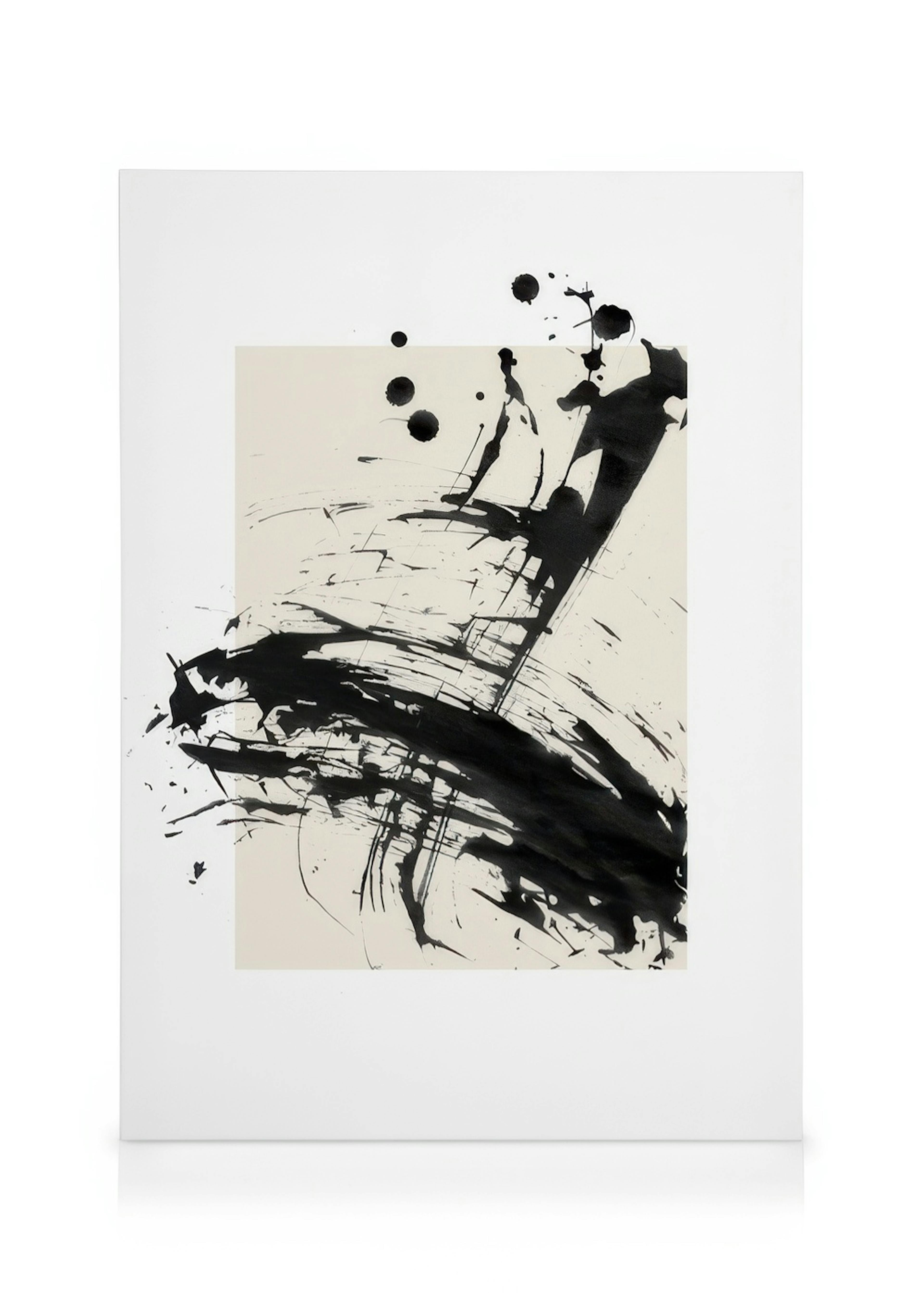 Toile abstraite noir et blanc avec éclaboussures dencre, accrochée dans un salon moderne aux tons neutres.