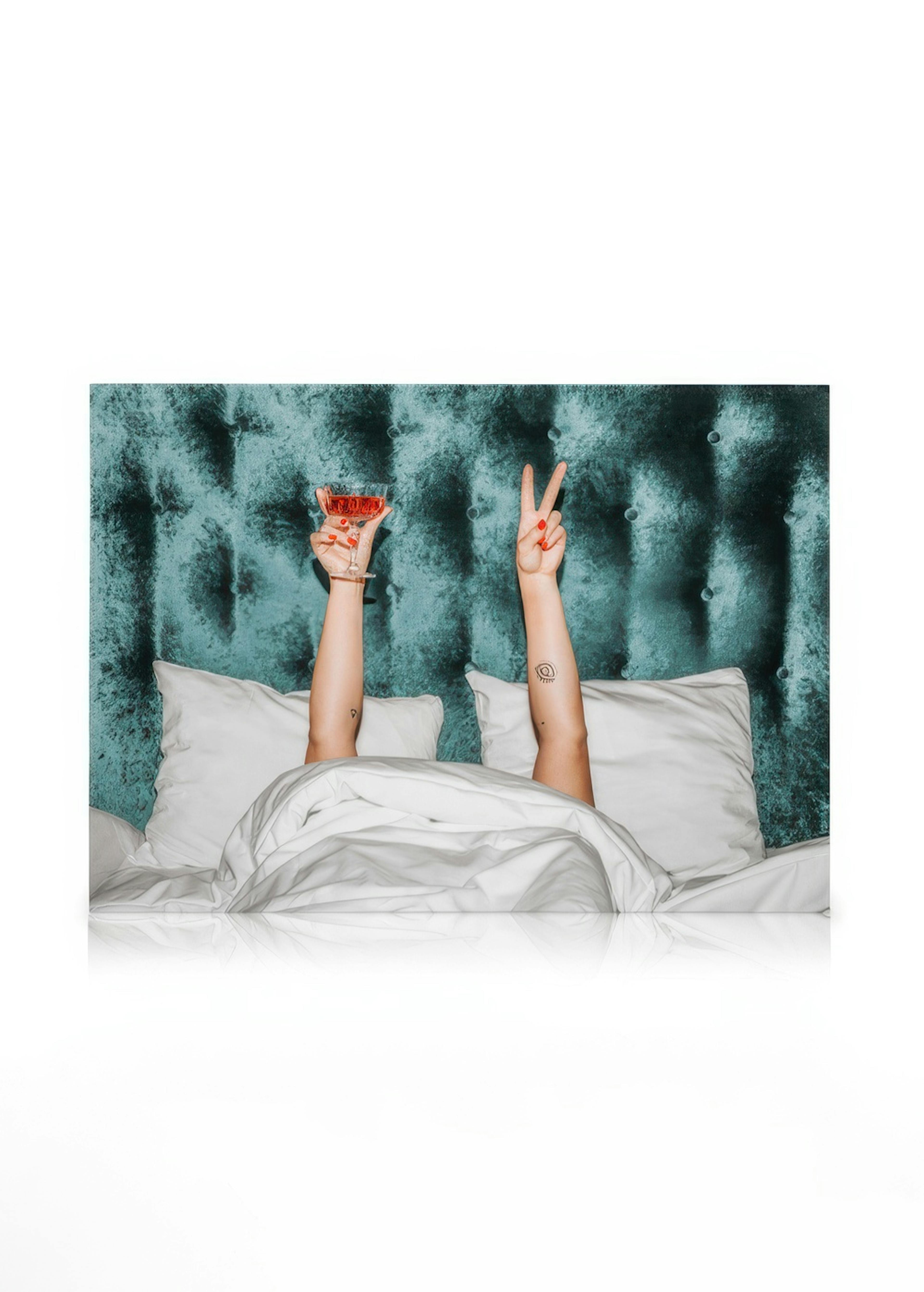 Cocktails In Bed Lærred 0