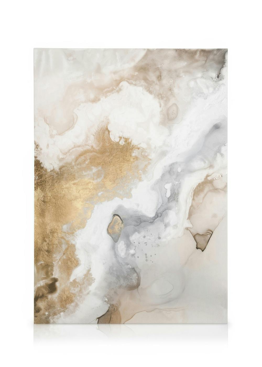 Abstraktní plátno s tekutým uměním v béžových, bílých a zlatých tónech, připomínající mramor.