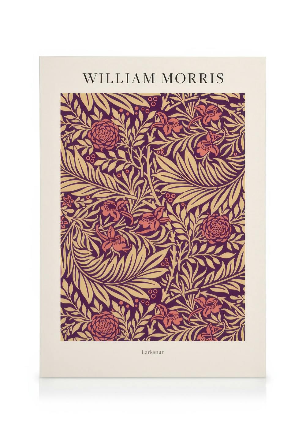 William Morris Larkspur No2 lærred. Klassisk blomstermønster i lilla og beige nuancer, med detaljerede blomster og blade.