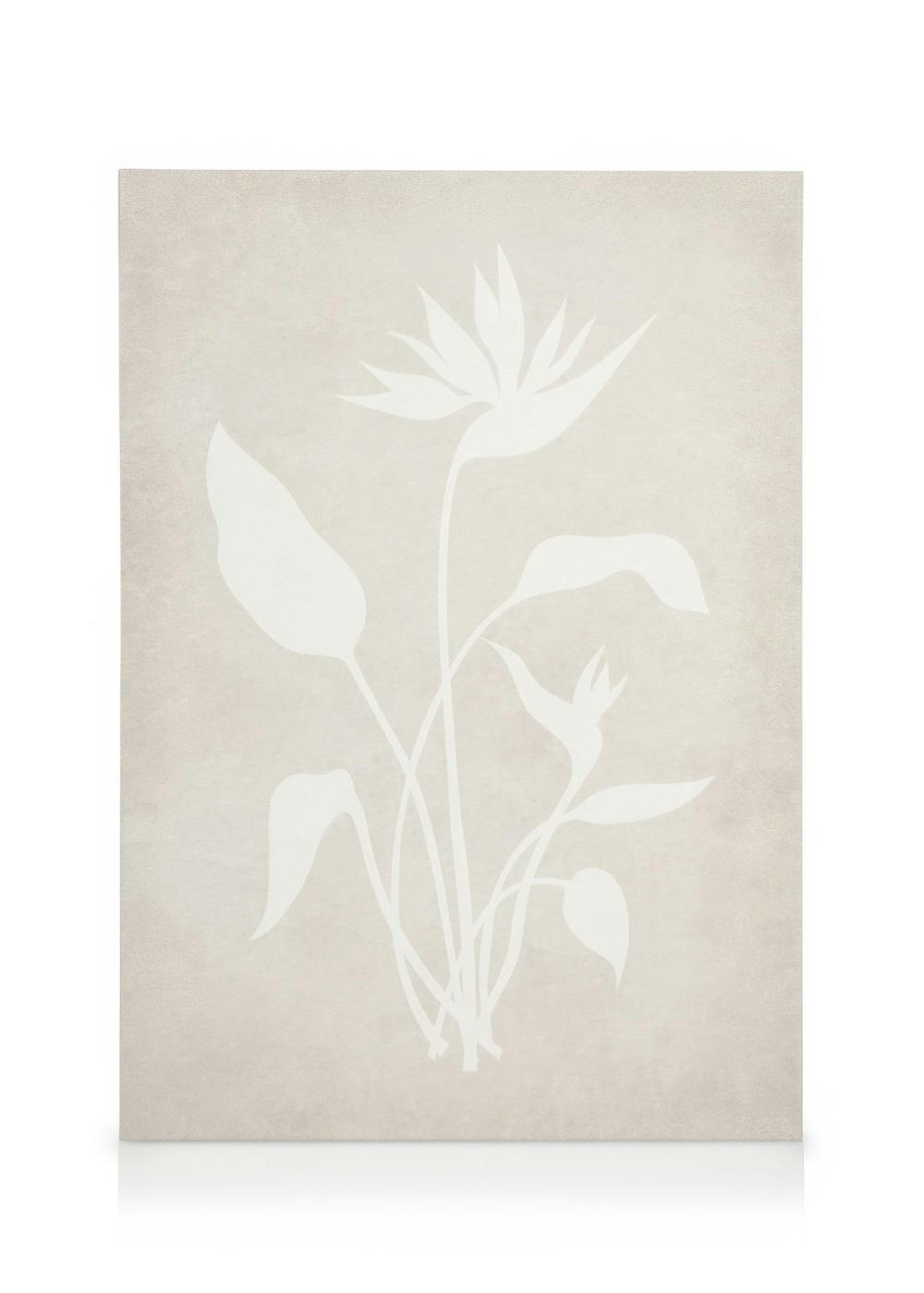 Beige Silhouette No1 canvas met witte, abstracte bloemsilhouetten op een zandkleurige achtergrond, minimalistisch kunstwerk