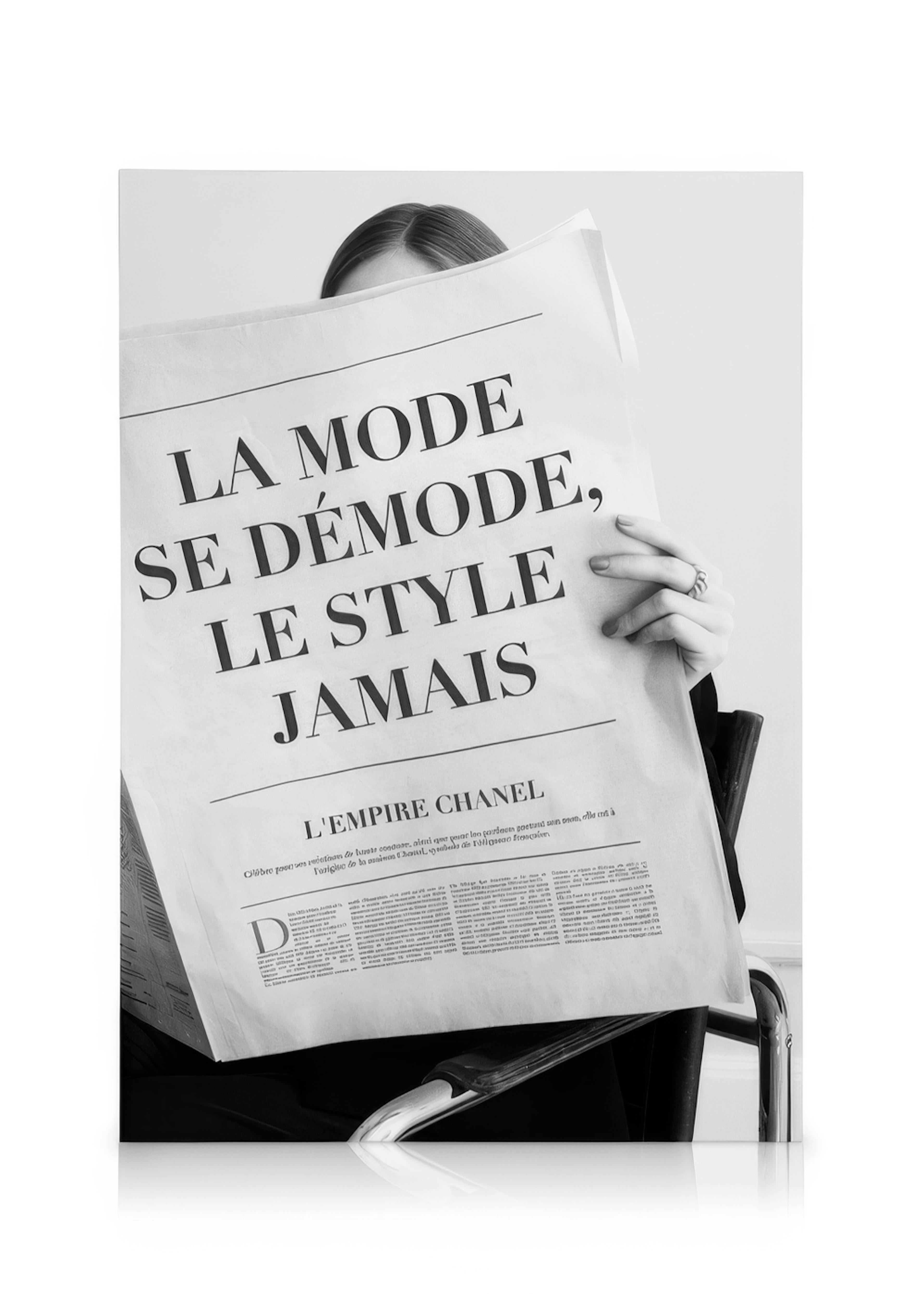 Reading the Paper Stampa su Tela 0