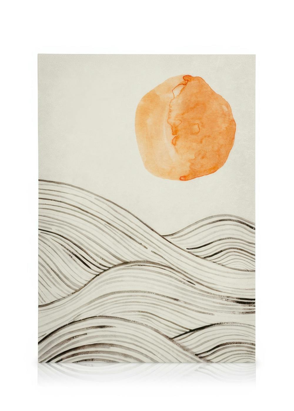 Canvastavla med orange sol och vågiga linjer i bläck, svarta linjer som bildar ett hav av vågor i lugn stil.