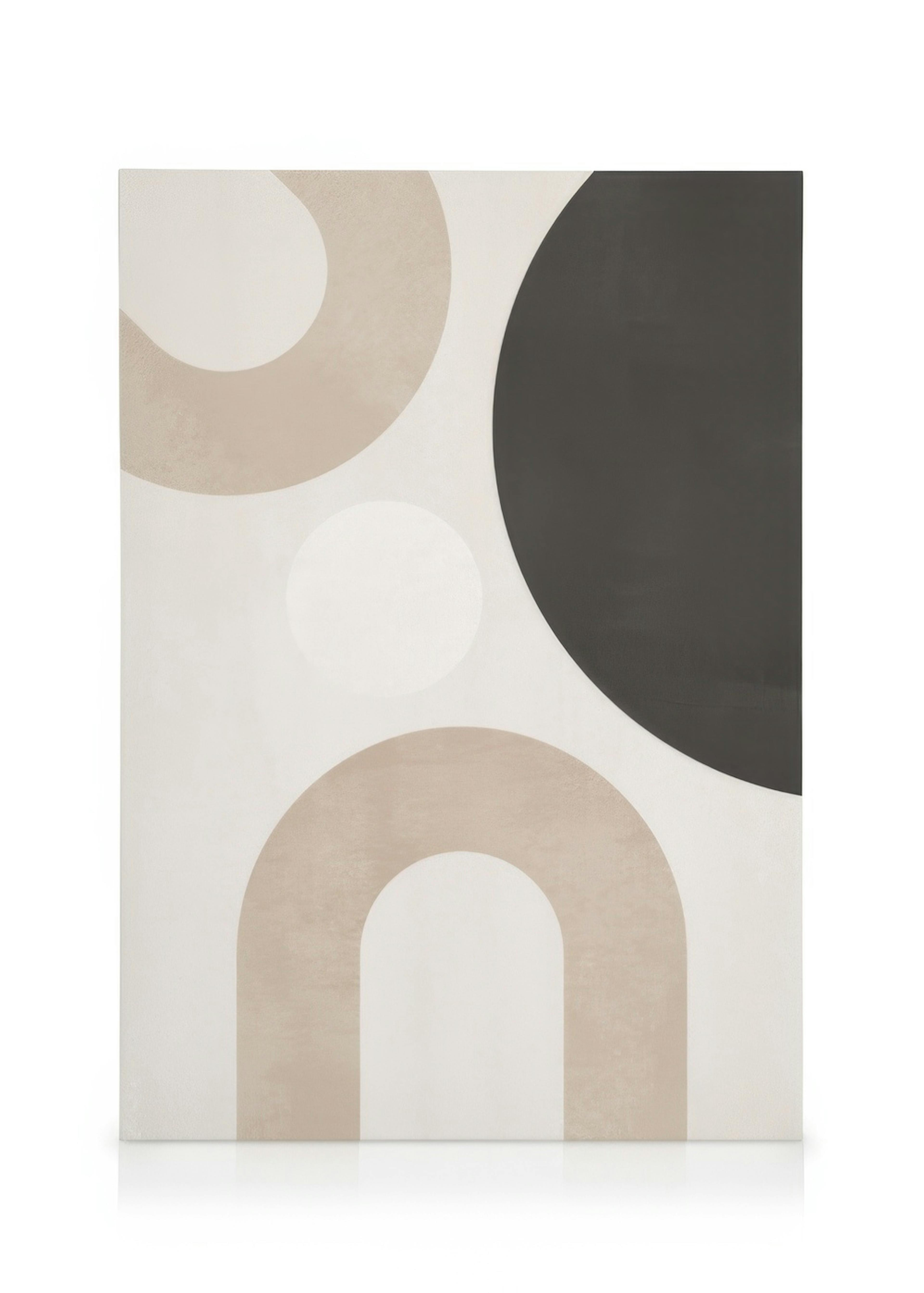 Toile abstraite contemporaine avec un grand cercle noir, une arche beige et deux cercles beiges sur un fond blanc cassé.