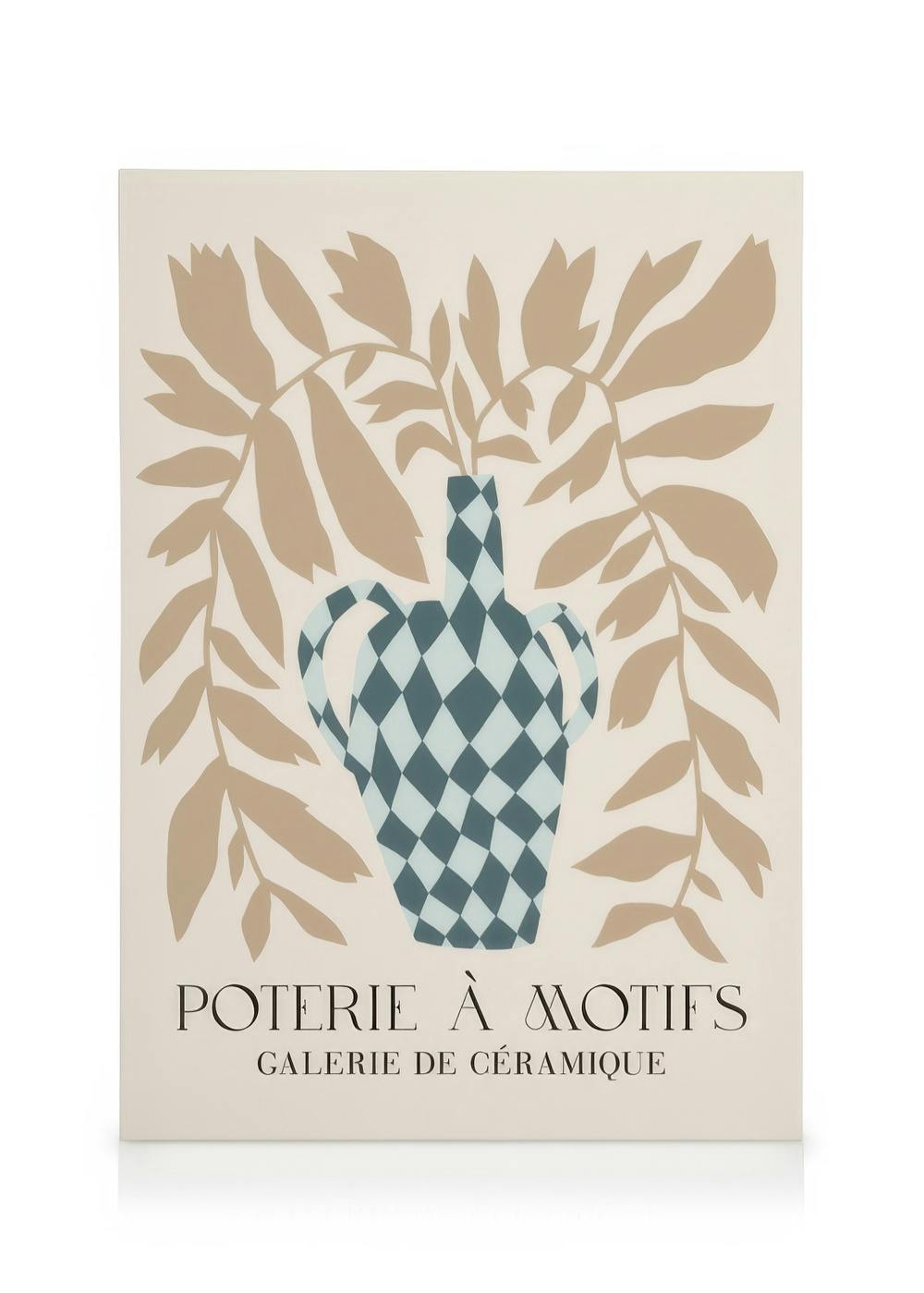 Plátno Poterie à Motifs No1 s modrou vázou s kosoštvorcovým vzorom a béžovými listami.