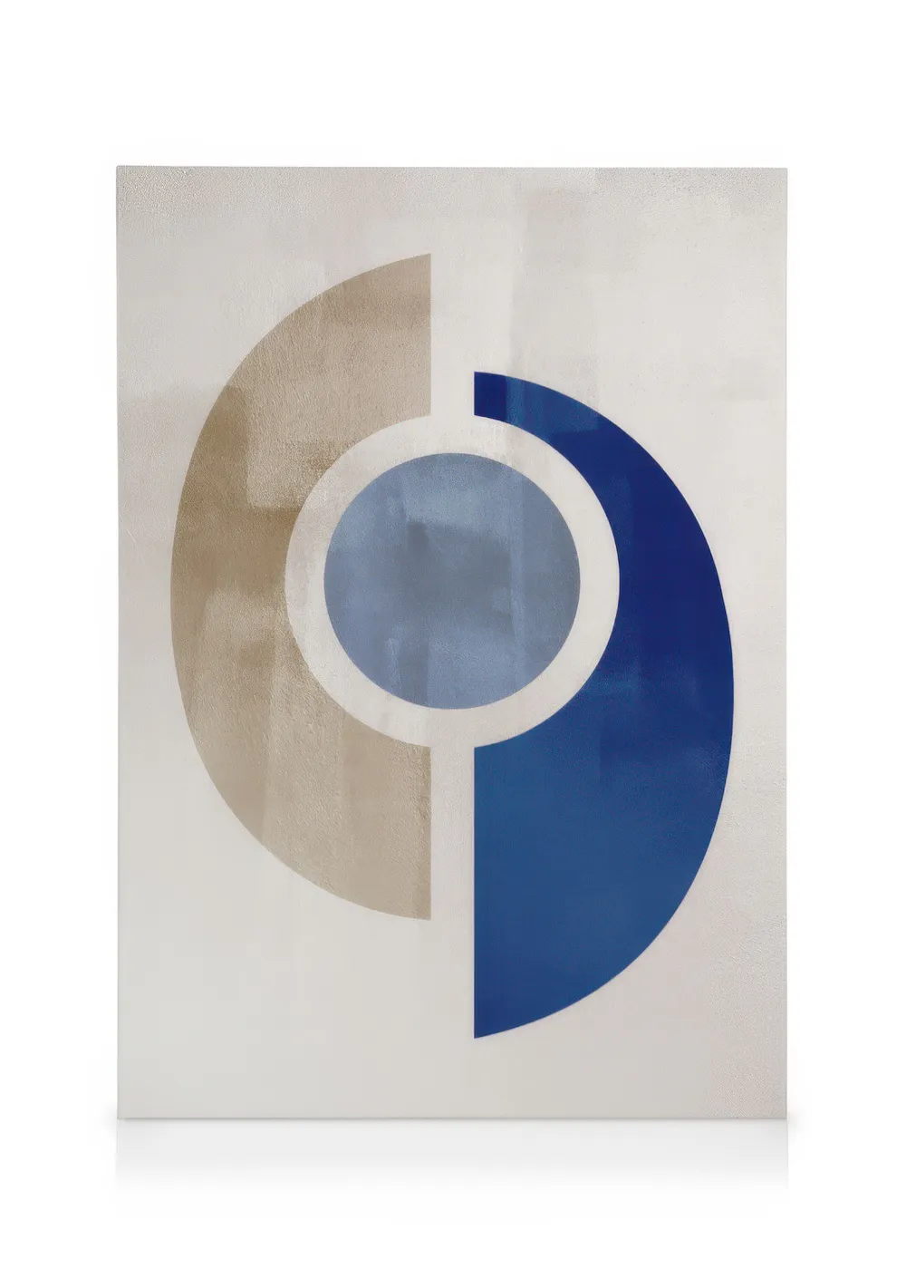 Toile abstraite avec formes géométriques bleues et beiges sur fond blanc cassé