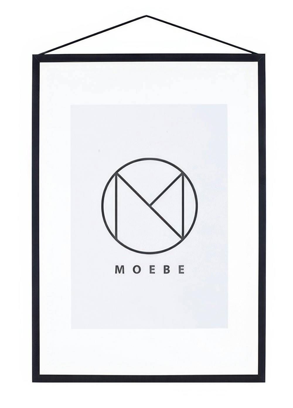 Marco negro Moebe A3 de aluminio con banda de goma, diseño elegante y minimalista para exhibir arte.