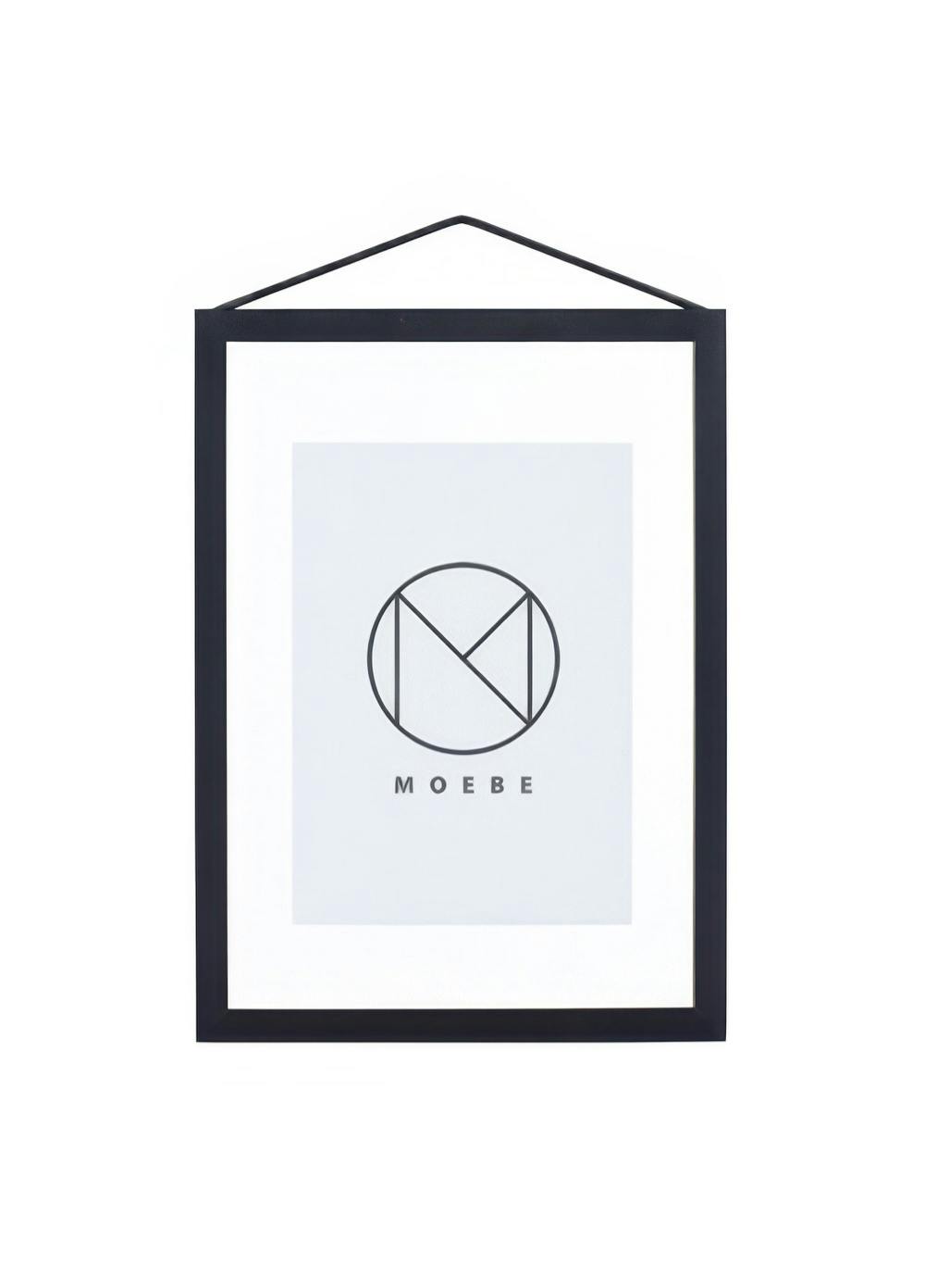 Sort Moebe aluminiumsramme med akrylglas og sort elastik til ophængning, elegant design.