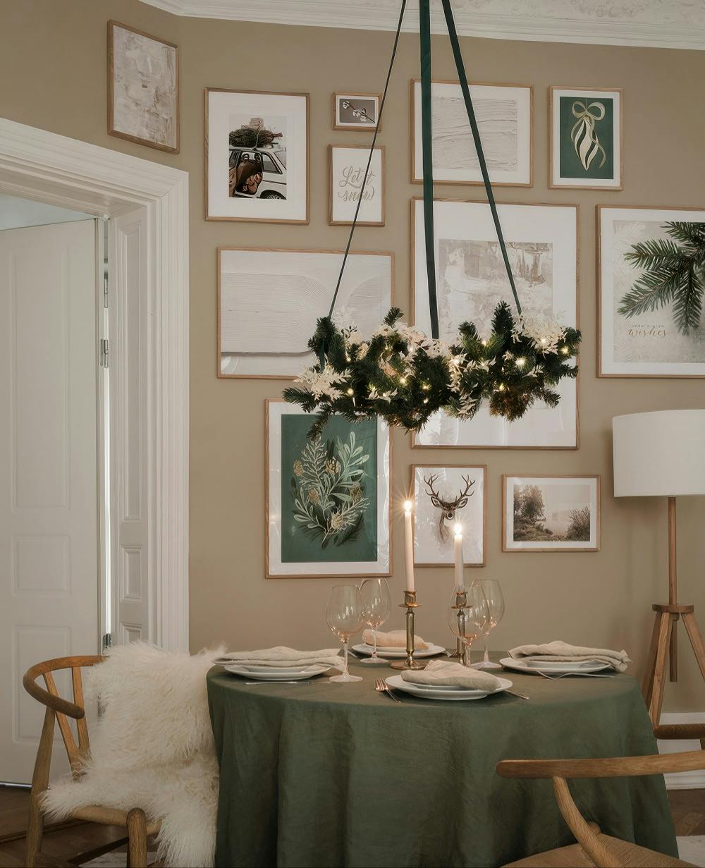Holiday Festivity gallery wall (ONE SIZE)