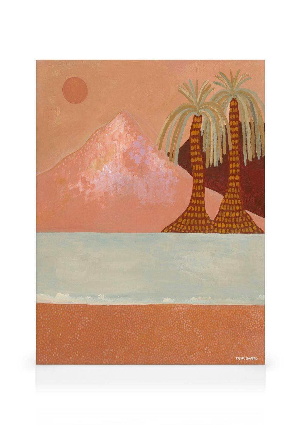 Toile représentant un paysage désertique avec deux palmiers, une montagne rose et un soleil dans un ciel corail.
