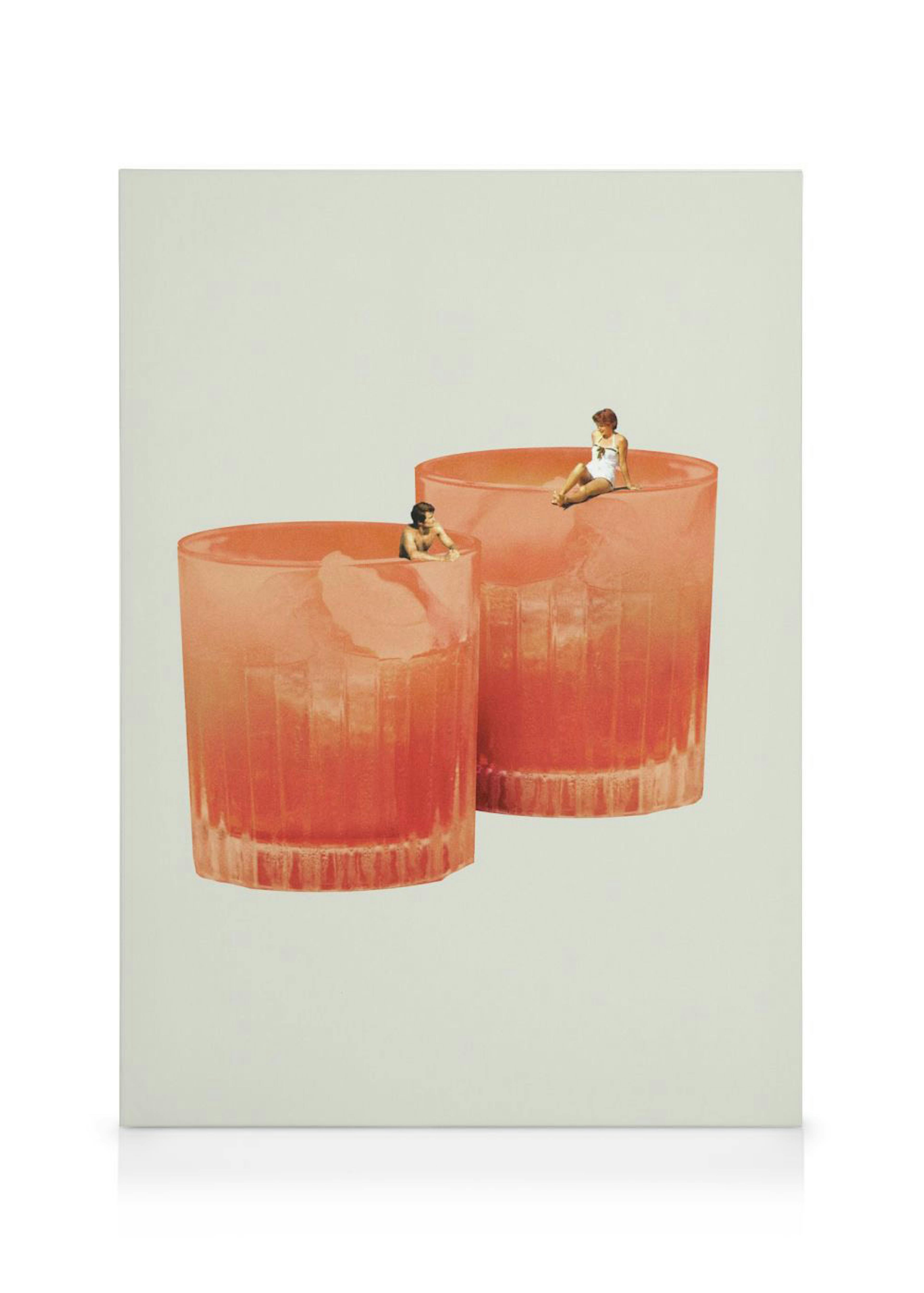 Canvas met twee roze cocktailglazen en twee kleine figuurtjes die baden of zonnen.